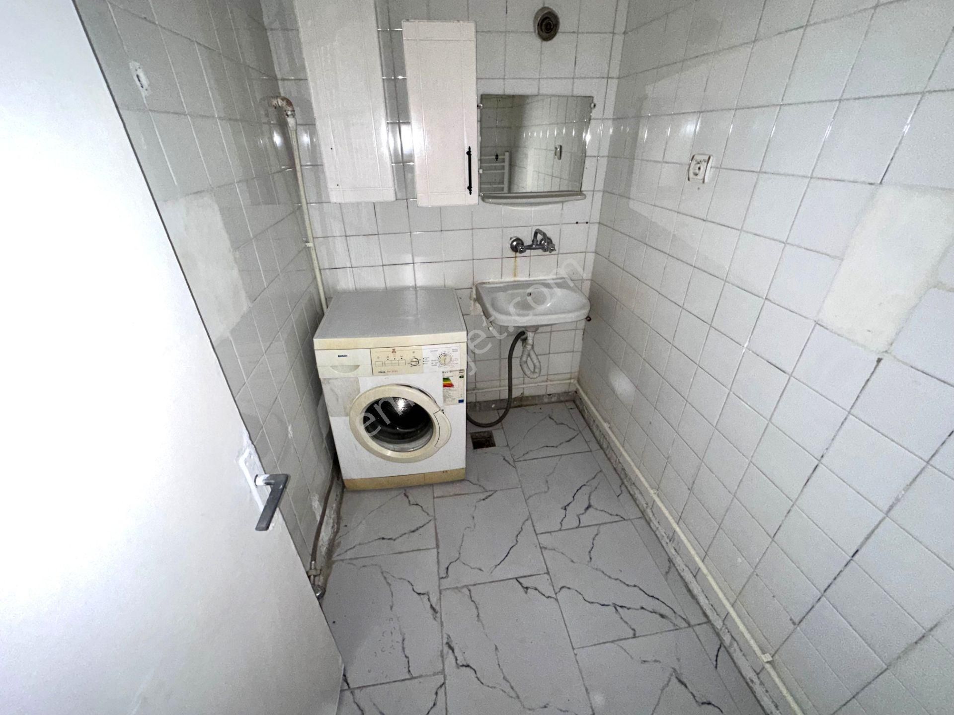 Uzman Emlak'tan Sanatoryum Caddesi Yakını Eşyalı 3+1 Daire - Görsel 15