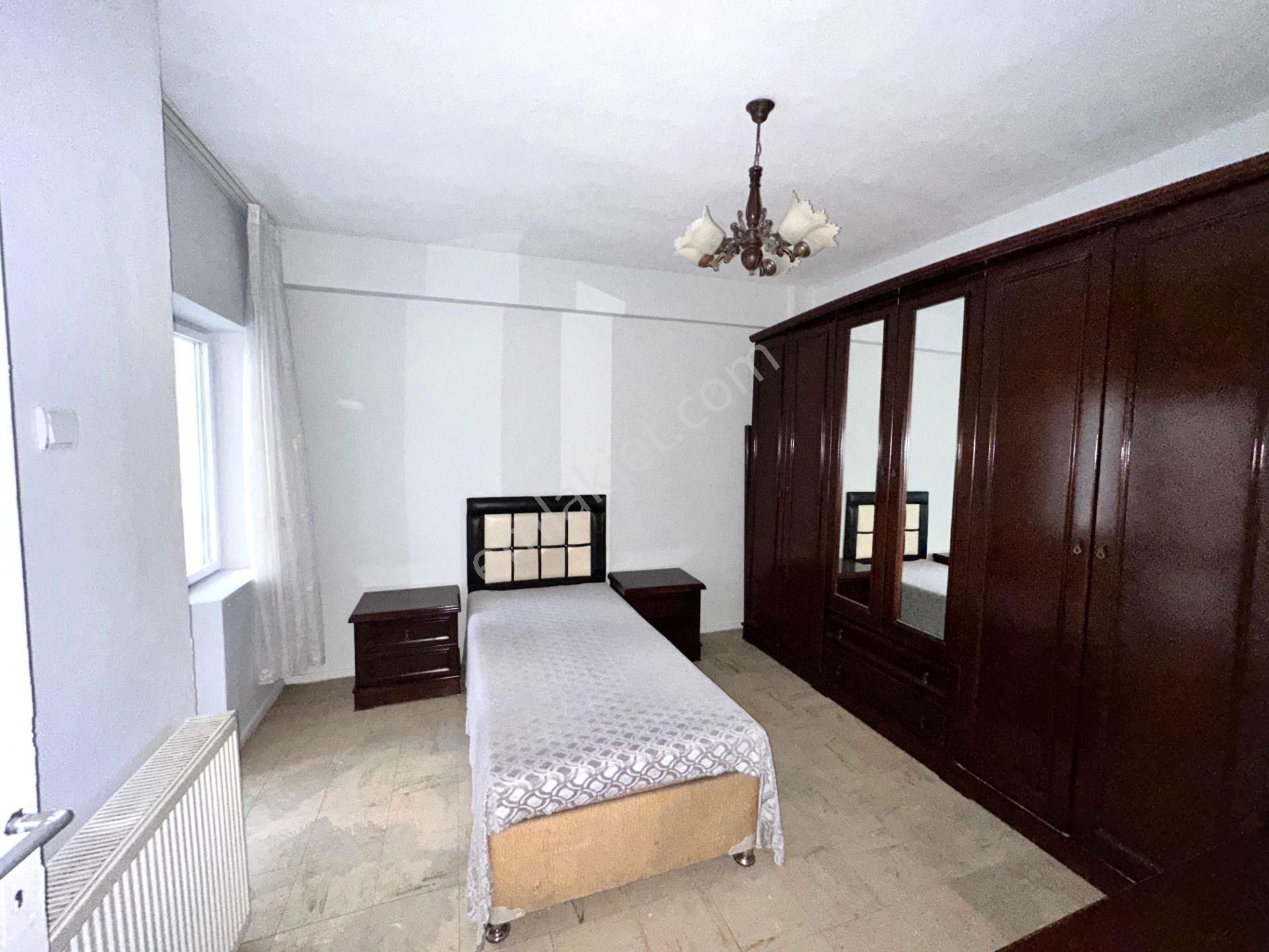 Uzman Emlak'tan Sanatoryum Caddesi Yakını Eşyalı 3+1 Daire - Görsel 8