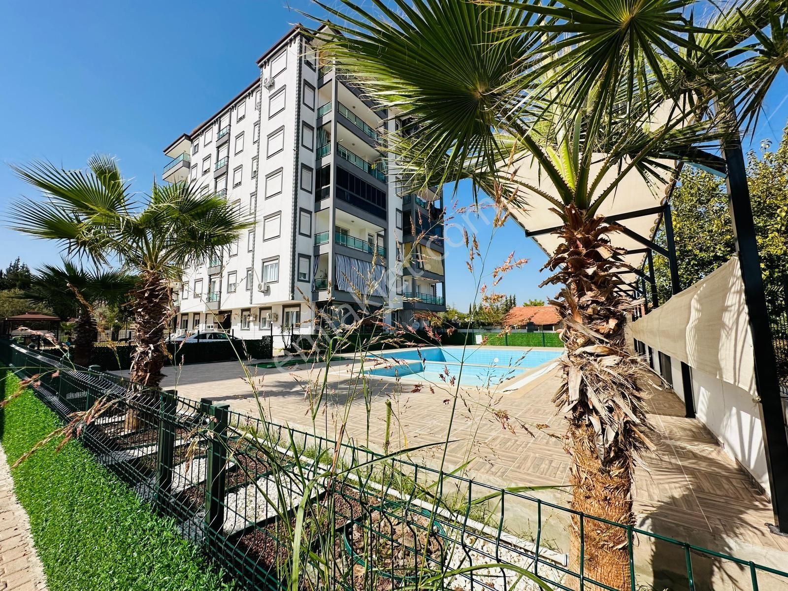 Fevzi Çakmakta 3+1 Arakat Asansörlü Havuzlu Sitede Satılık Daire