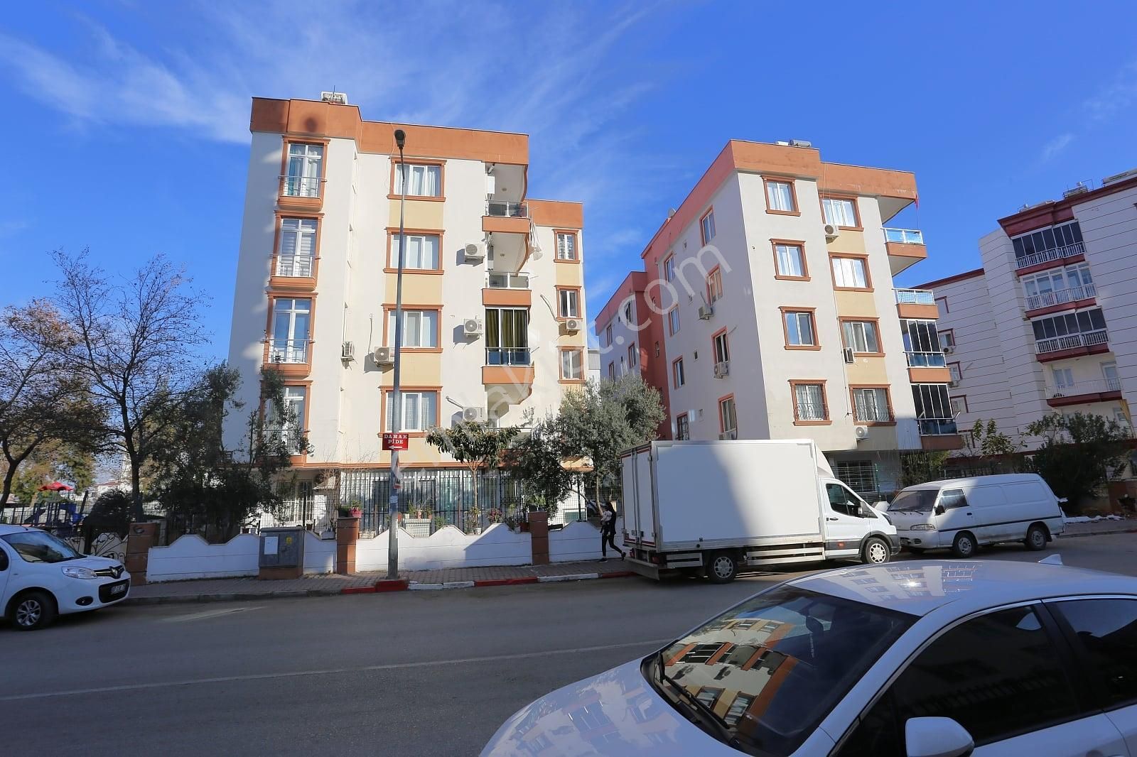 Kızılarık'ta Açık Otoparklı Site'de Eşyalı 2+1 Daire | Tekce