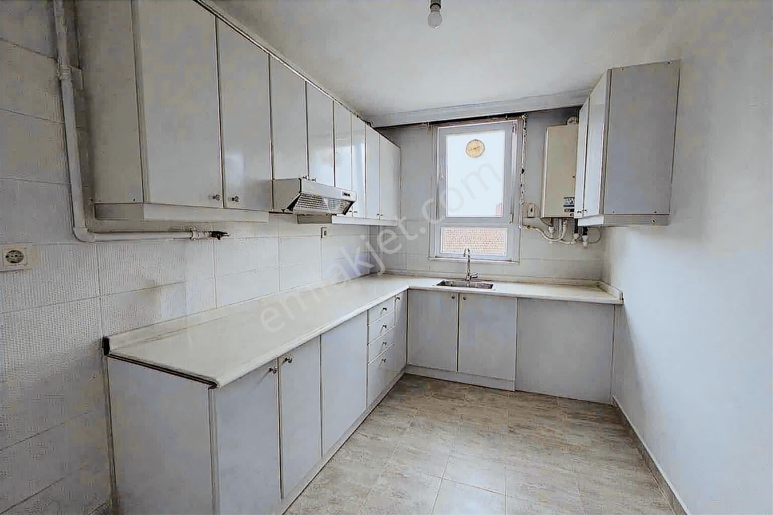 Çengelköy Ata 2 Sitesi C Kapısına Yakın Ferah Boyalı 3+1 Daire - Görsel 31