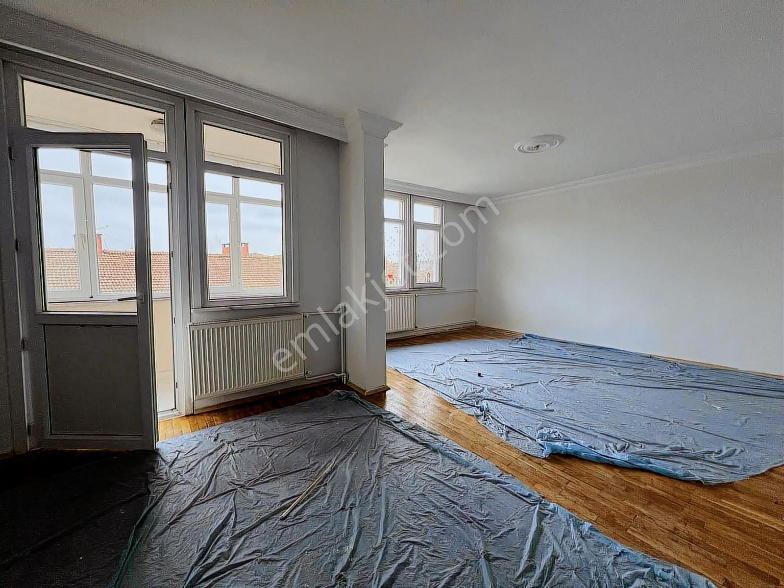 Çengelköy Ata 2 Sitesi C Kapısına Yakın Ferah Boyalı 3+1 Daire - Görsel 9