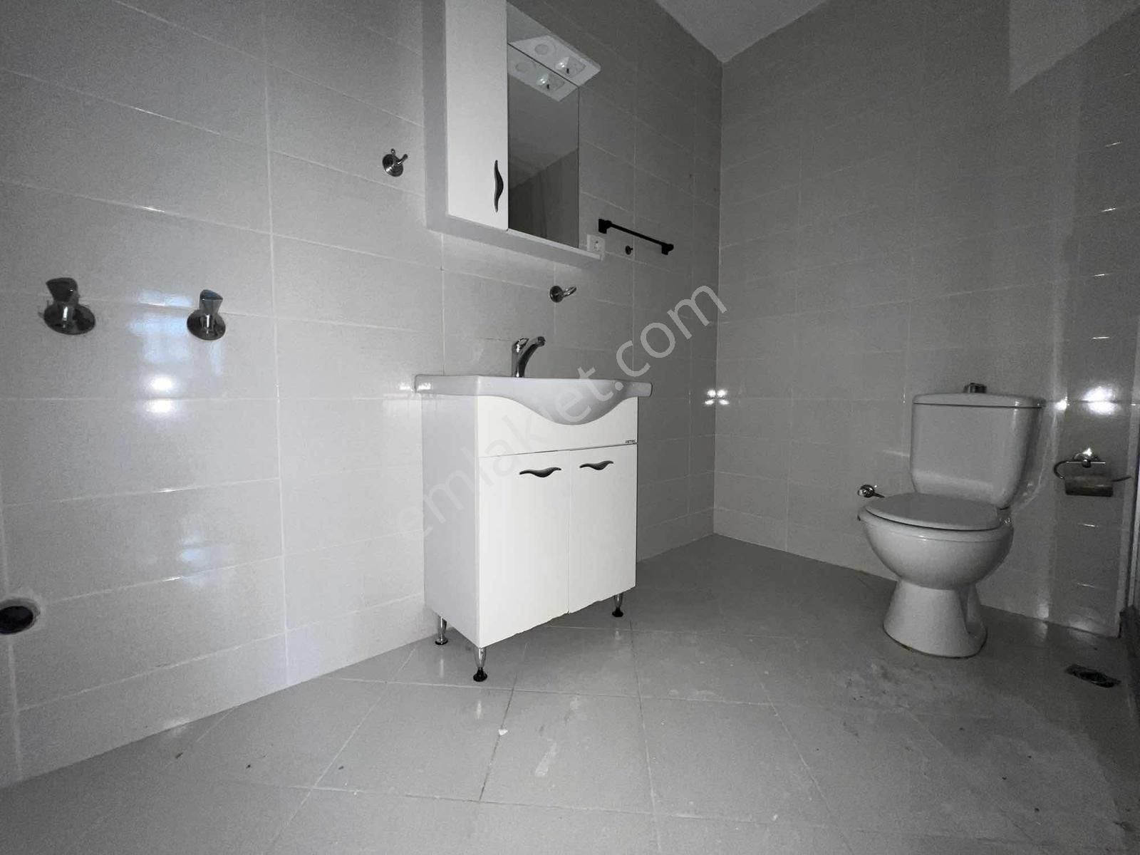 Çengelköy Ata 2 Sitesi C Kapısına Yakın Ferah Boyalı 3+1 Daire - Görsel 18