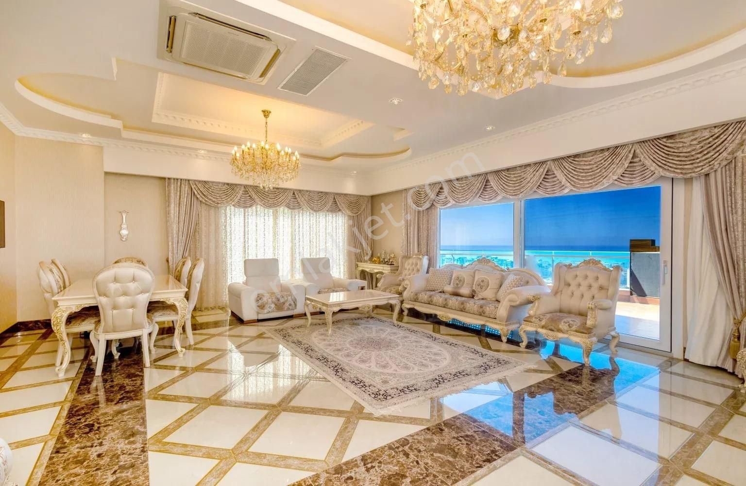 Alanya / Mahmutlar’da Kral Dubleks | 3+1 | Özel Jakuzi & Tam Aktiviteli Site