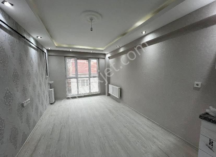 Çamlıca Mahallesinde 1+1 Satılık Daire - Görsel 2