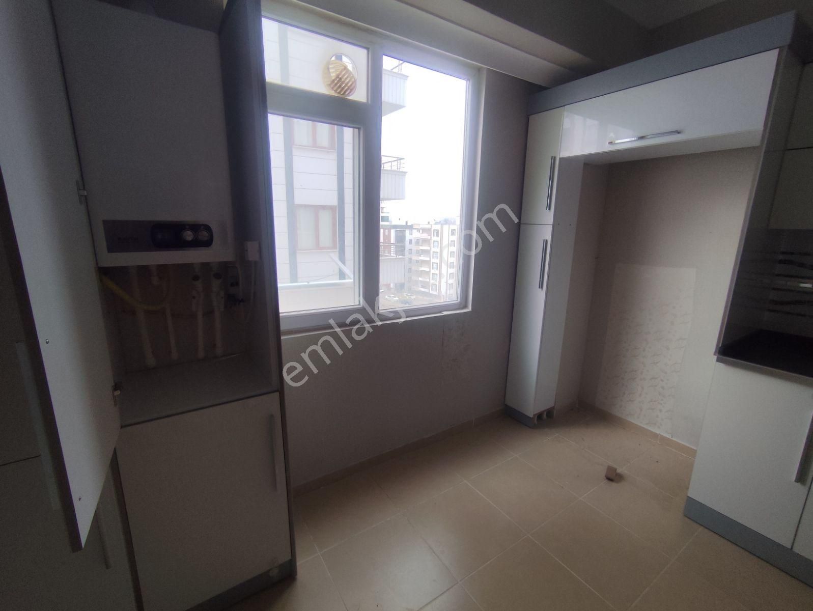 Karaköprü Doğukent Yaşam Park Civarı Cadde Üstü Bakımlı 4+1 - Görsel 14