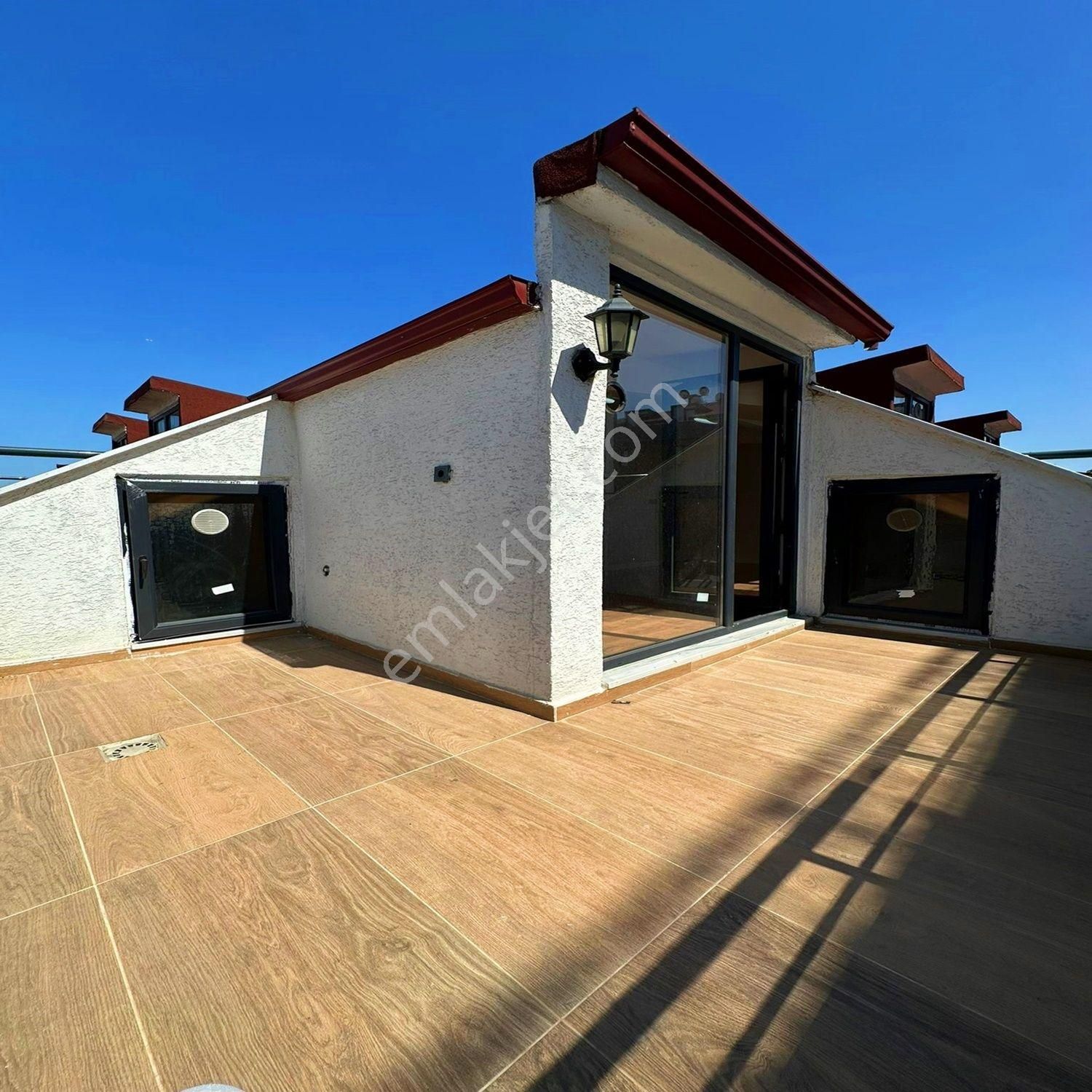 Beylikdüzü Yakuplu'da 5+2 195m2 Ön Cephe Dubleks Daire Fırsatı - Görsel 25