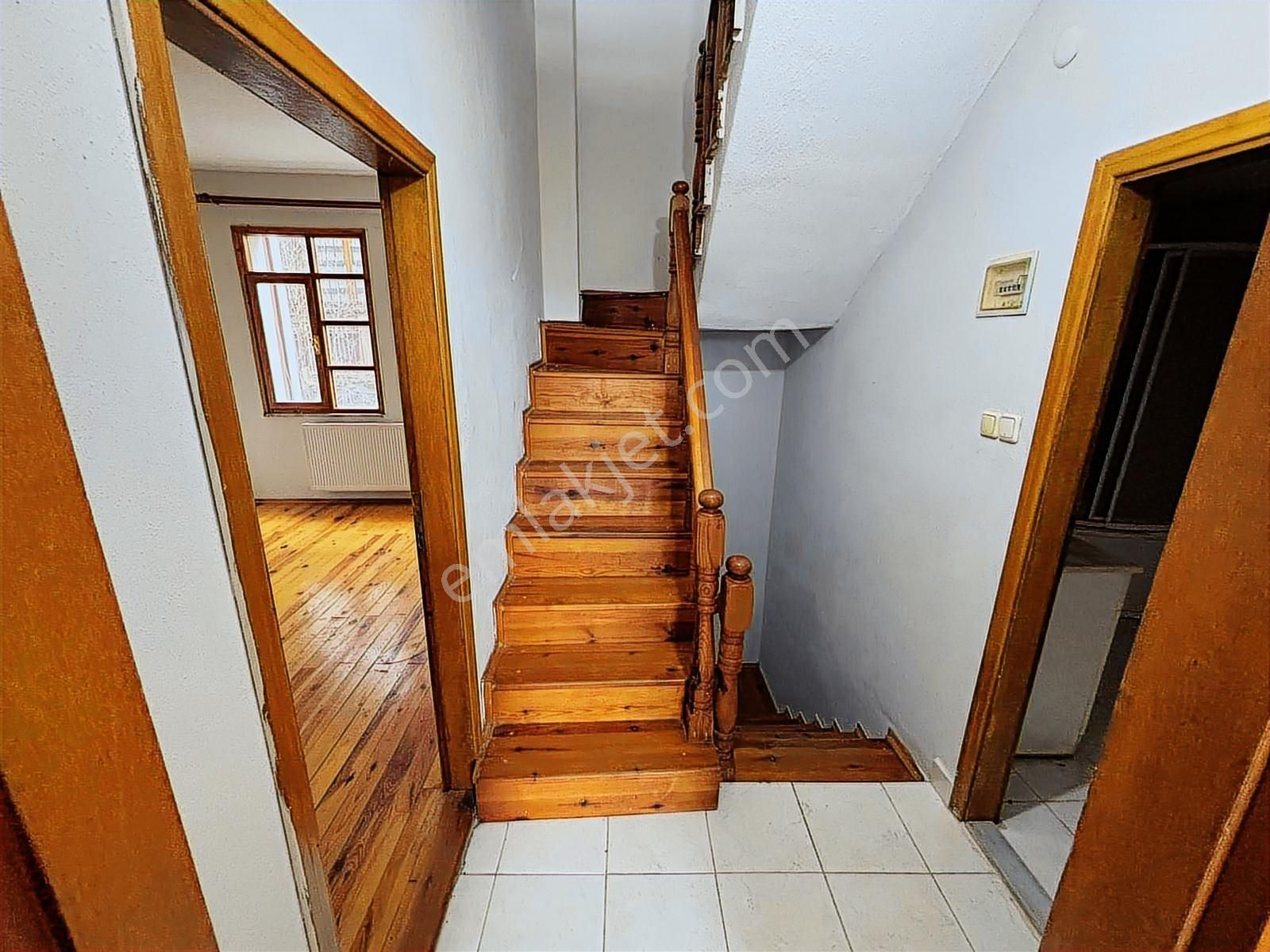 Deniz Manzaralı Tripleks Villa - Görsel 10