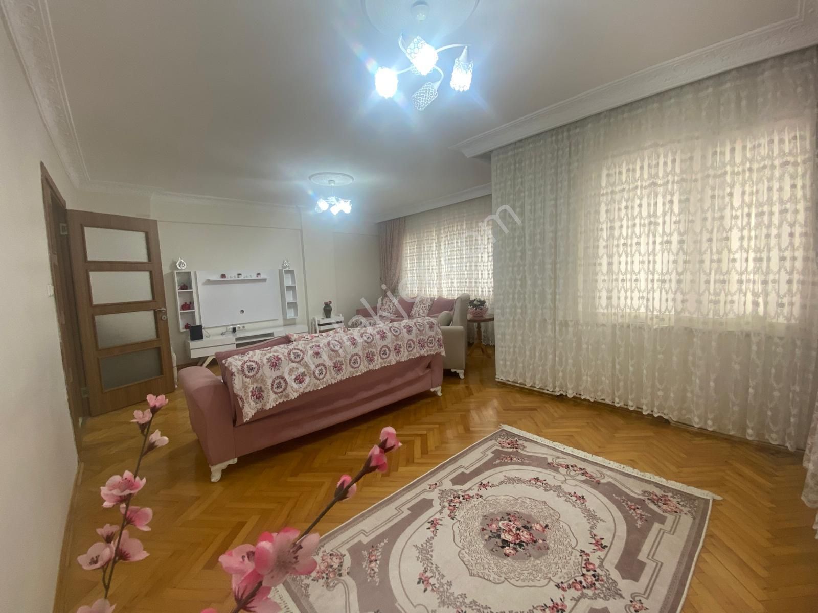 İstanbul House'dan Bahçelievler'de Geniş 3+1 Ara Kat Daire - Görsel 3