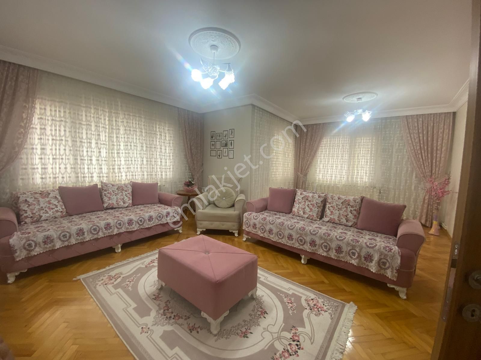 İstanbul House'dan Bahçelievler'de Geniş 3+1 Ara Kat Daire