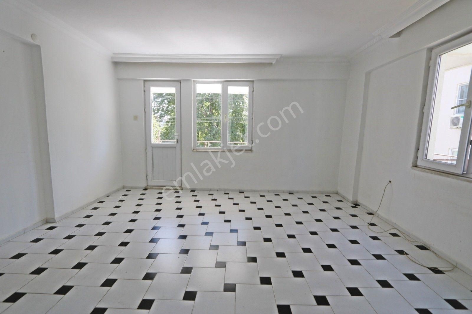 Yüksel'den Akçay'da Çay Manzaralı Arakat Ayrı Mutfaklı 2+1 Daire - Görsel 6