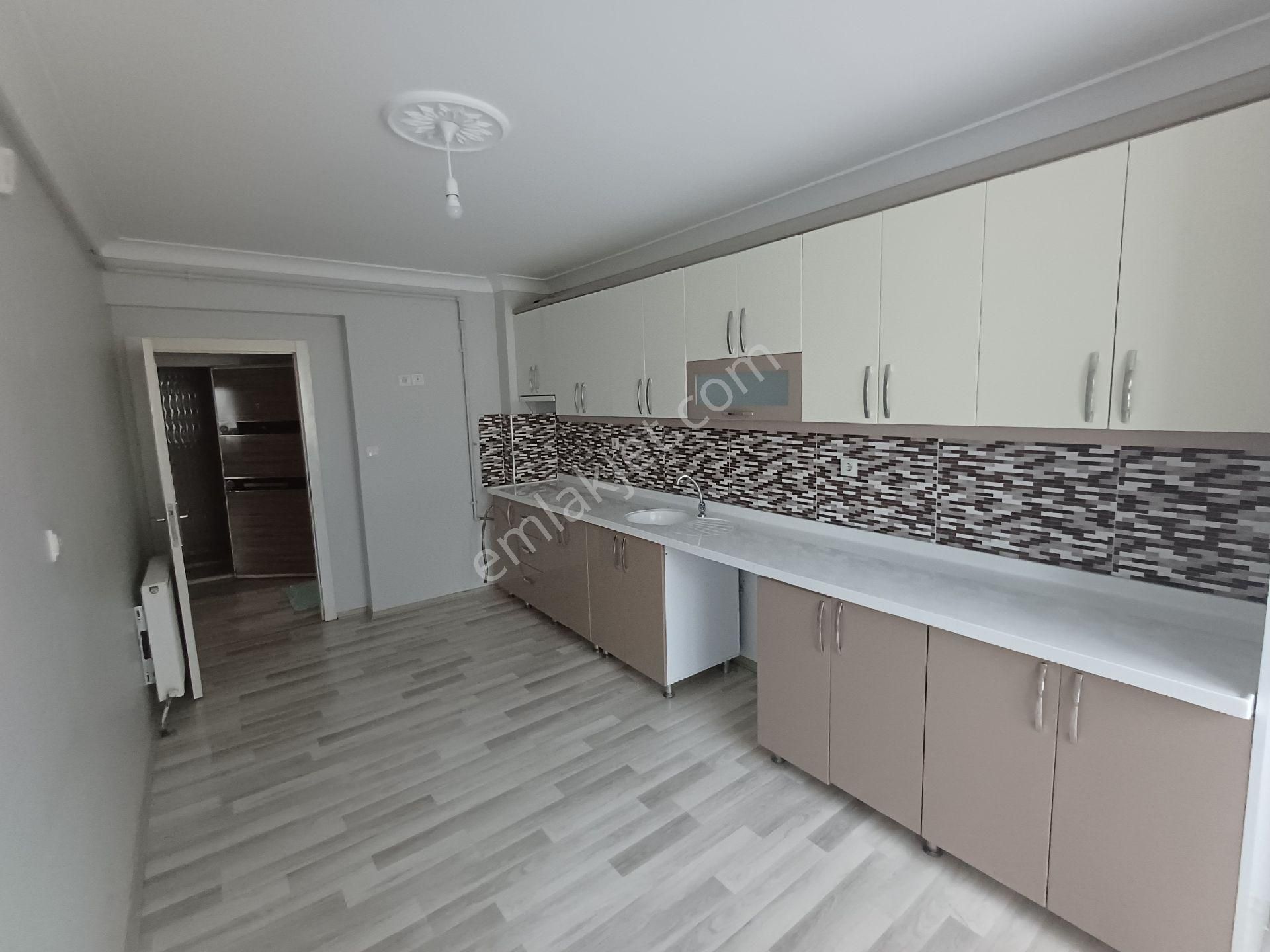 Kalekışladan Cadde Yakını Asansörlü Yalıtımlı Kiralık 3+1daire - Görsel 11
