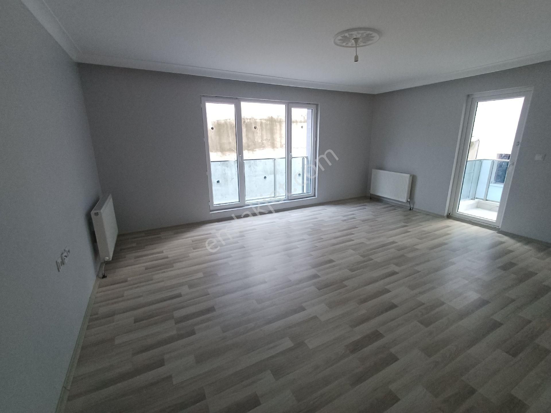 Kalekışladan Cadde Yakını Asansörlü Yalıtımlı Kiralık 3+1daire - Görsel 2