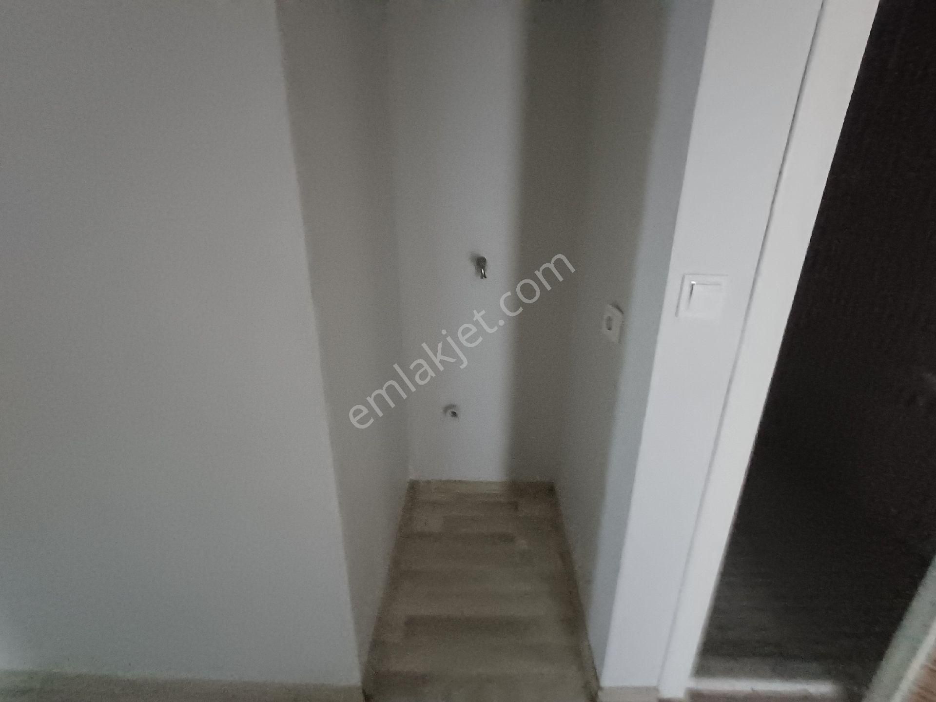 Kalekışladan Cadde Yakını Asansörlü Yalıtımlı Kiralık 3+1daire - Görsel 24