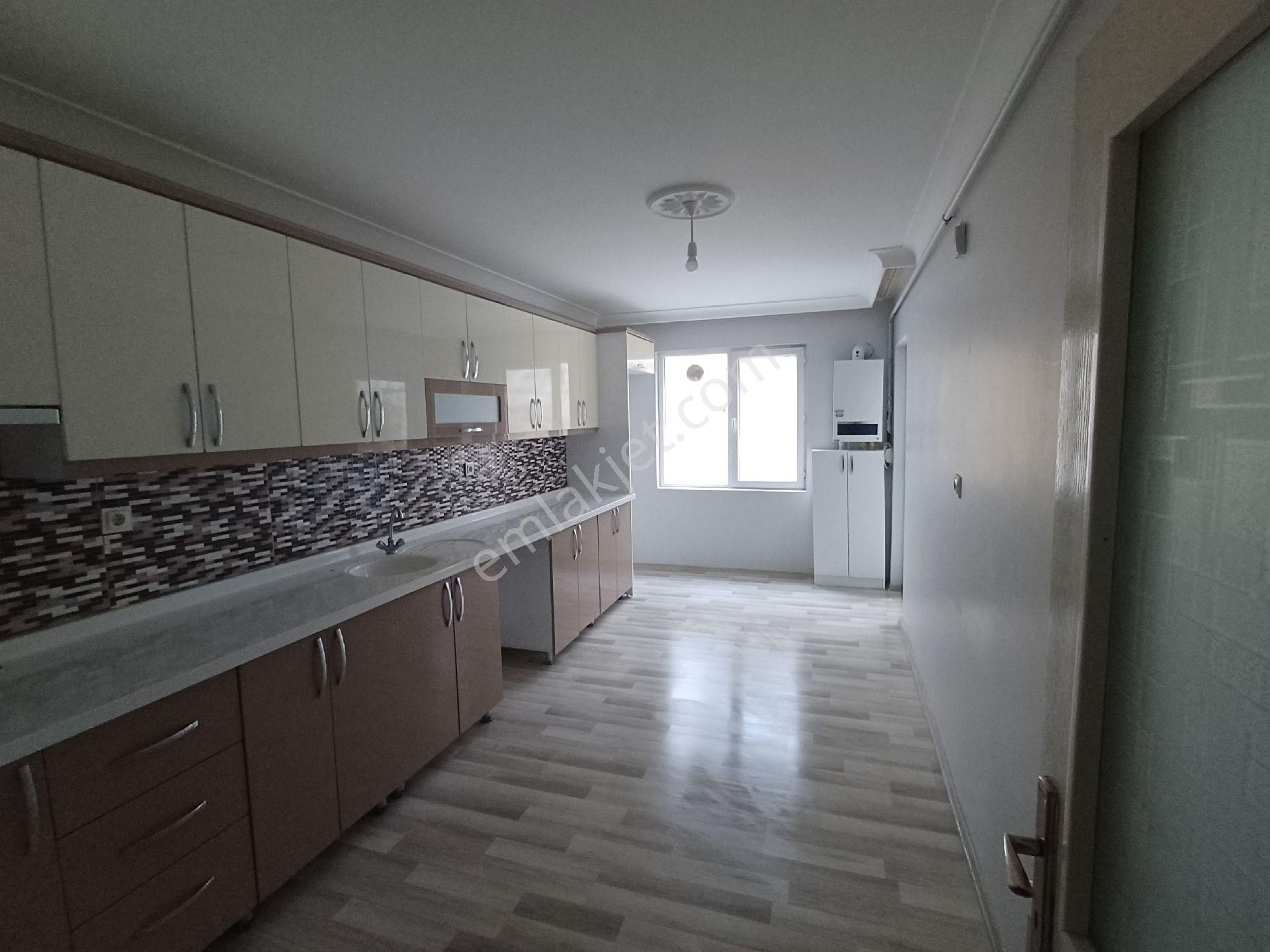 Kalekışladan Cadde Yakını Asansörlü Yalıtımlı Kiralık 3+1daire - Görsel 7