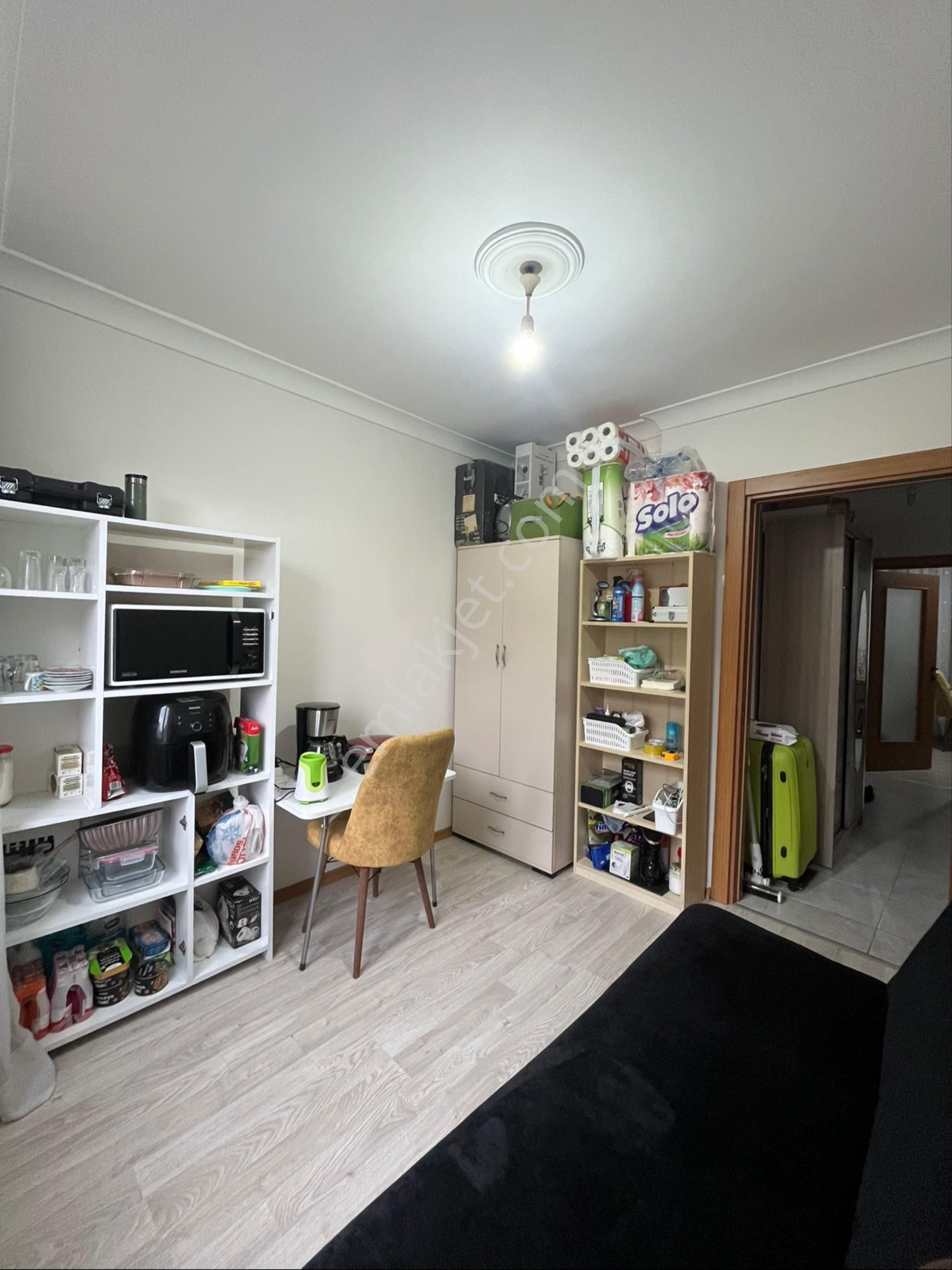 Güzelyurt'ta Metrobüse Yakın Kat Mülkiyetli Ara Kat Konforlu 2+1 - Görsel 12