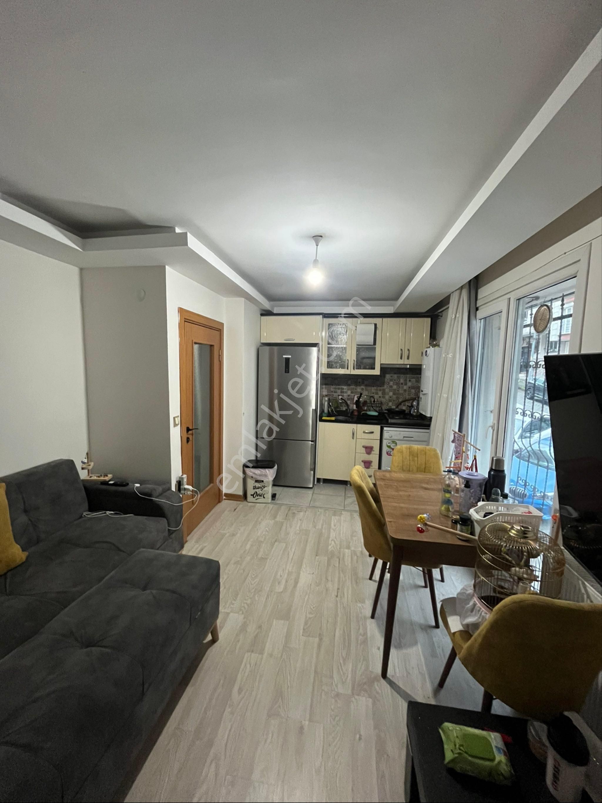 Güzelyurt'ta Metrobüse Yakın Kat Mülkiyetli Ara Kat Konforlu 2+1 - Görsel 5