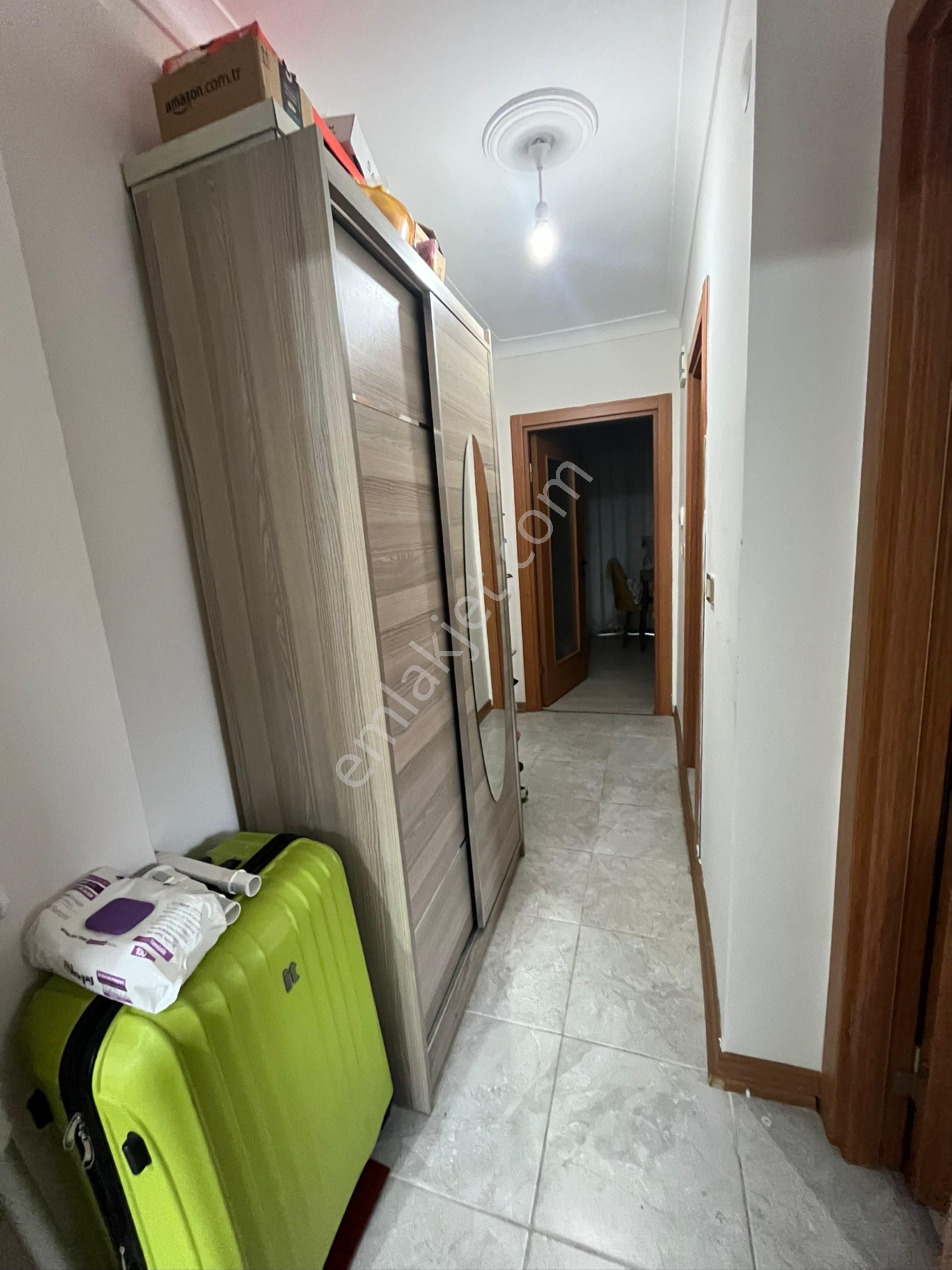 Güzelyurt'ta Metrobüse Yakın Kat Mülkiyetli Ara Kat Konforlu 2+1 - Görsel 9