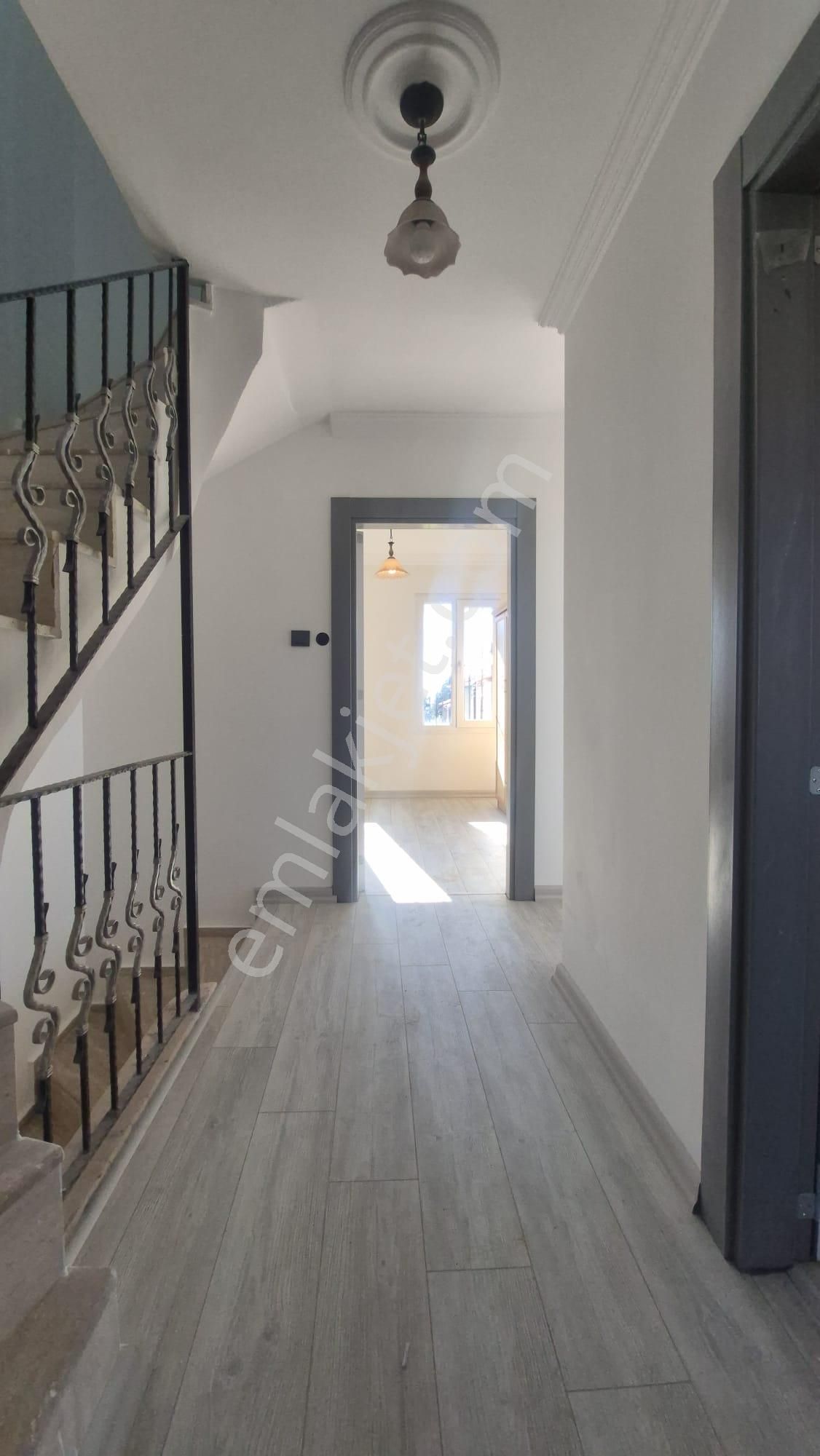 Havuzlu Güvenlikli Sitede 4+1 Müstakil Villa - Görsel 16