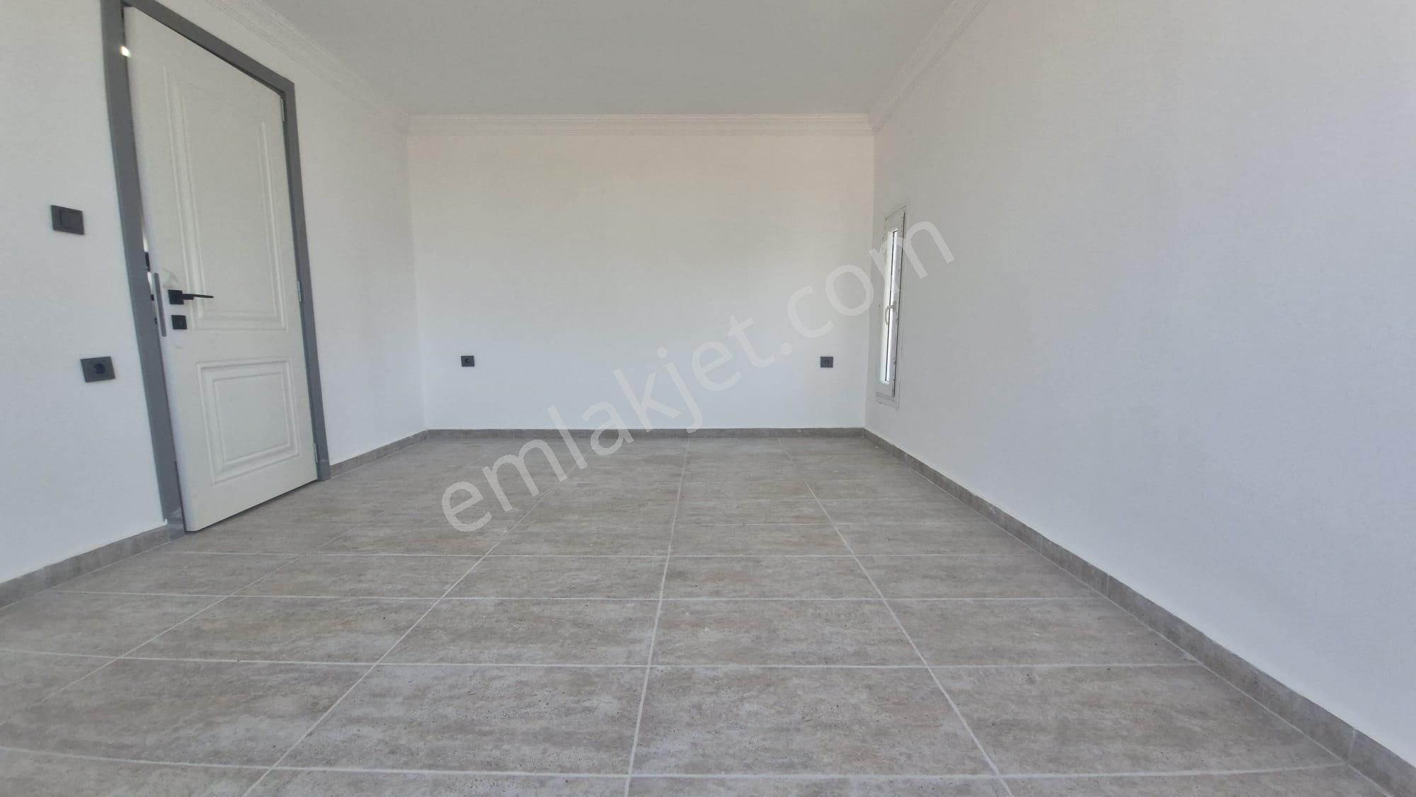 Havuzlu Güvenlikli Sitede 4+1 Müstakil Villa - Görsel 23