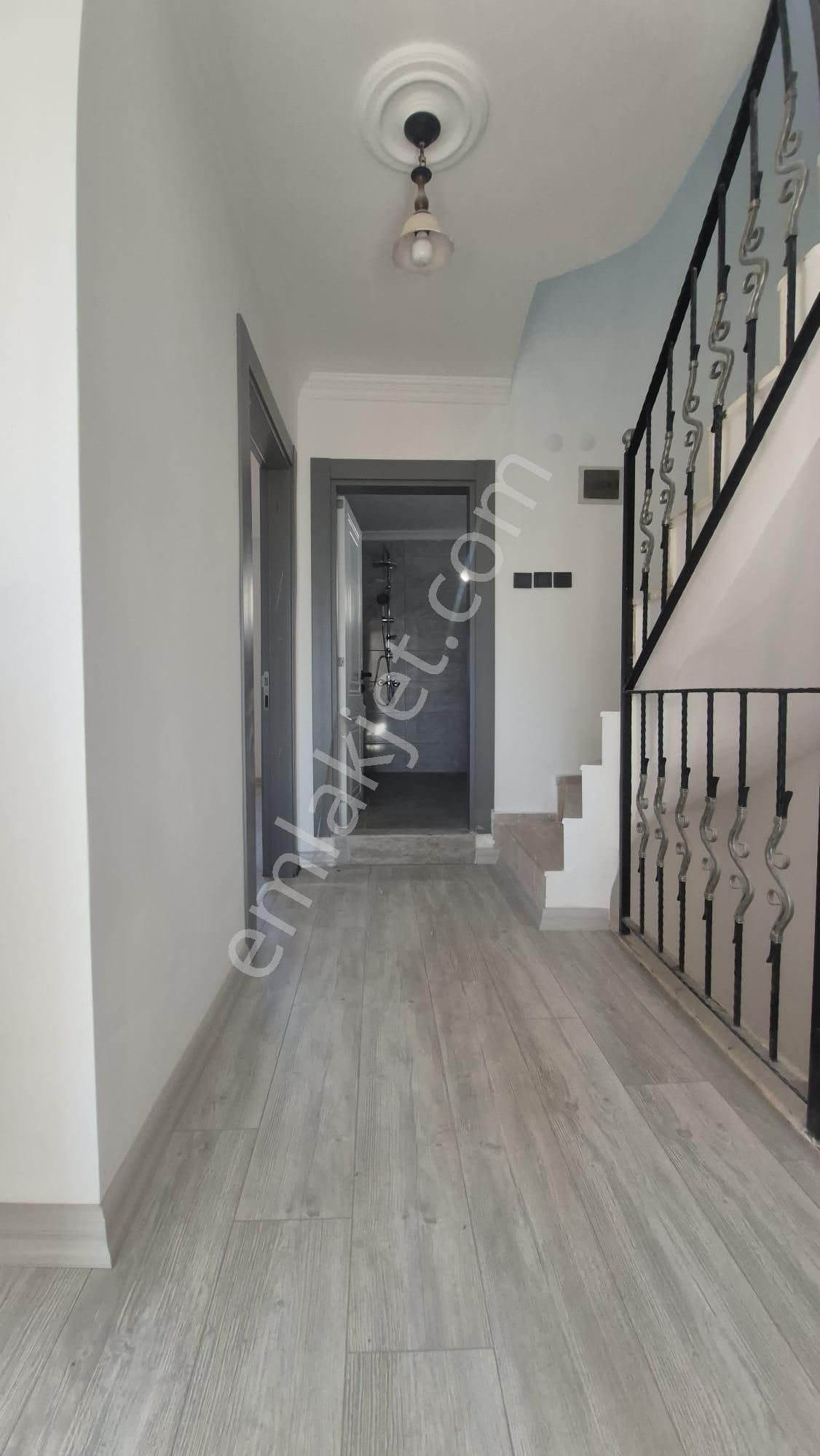 Havuzlu Güvenlikli Sitede 4+1 Müstakil Villa - Görsel 18