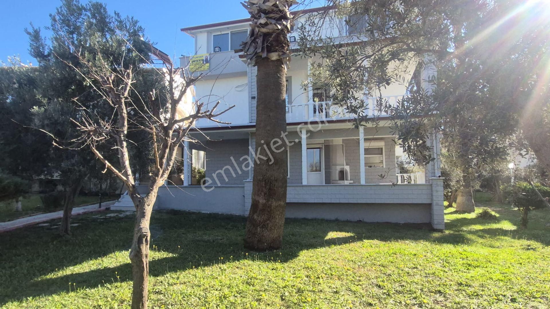 Havuzlu Güvenlikli Sitede 4+1 Müstakil Villa - Görsel 2