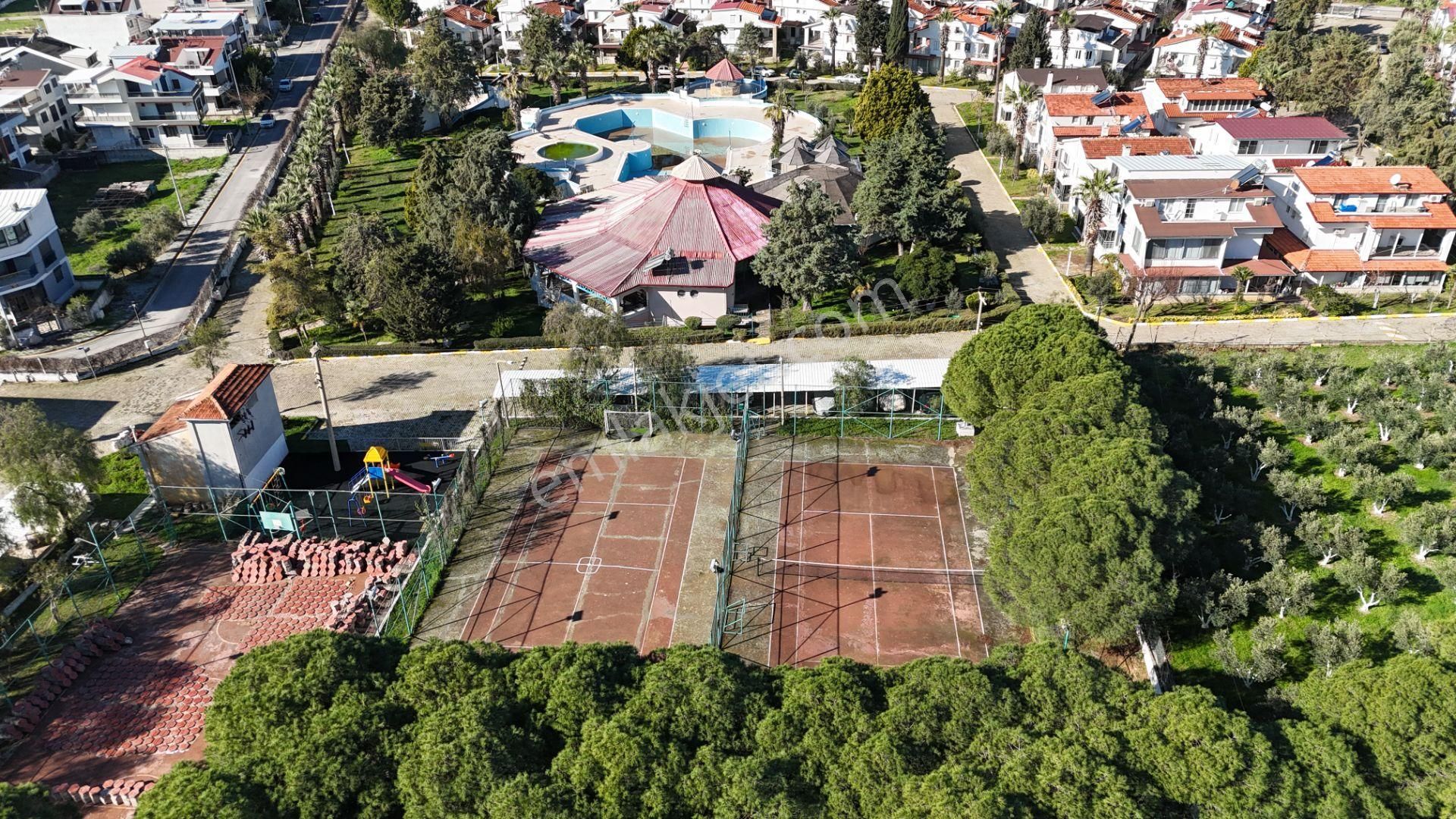 Havuzlu Güvenlikli Sitede 4+1 Müstakil Villa - Görsel 35