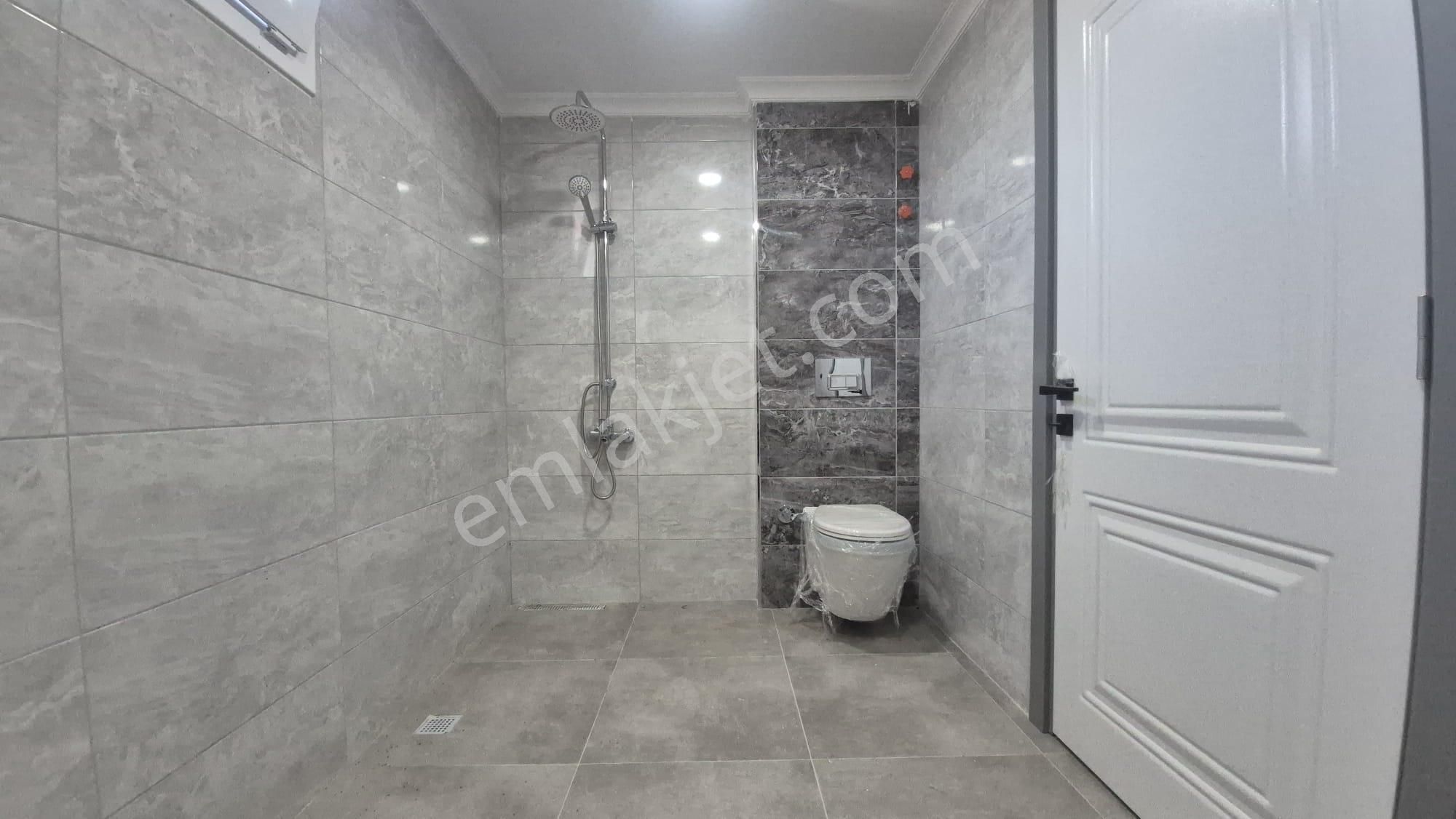 Havuzlu Güvenlikli Sitede 4+1 Müstakil Villa - Görsel 31