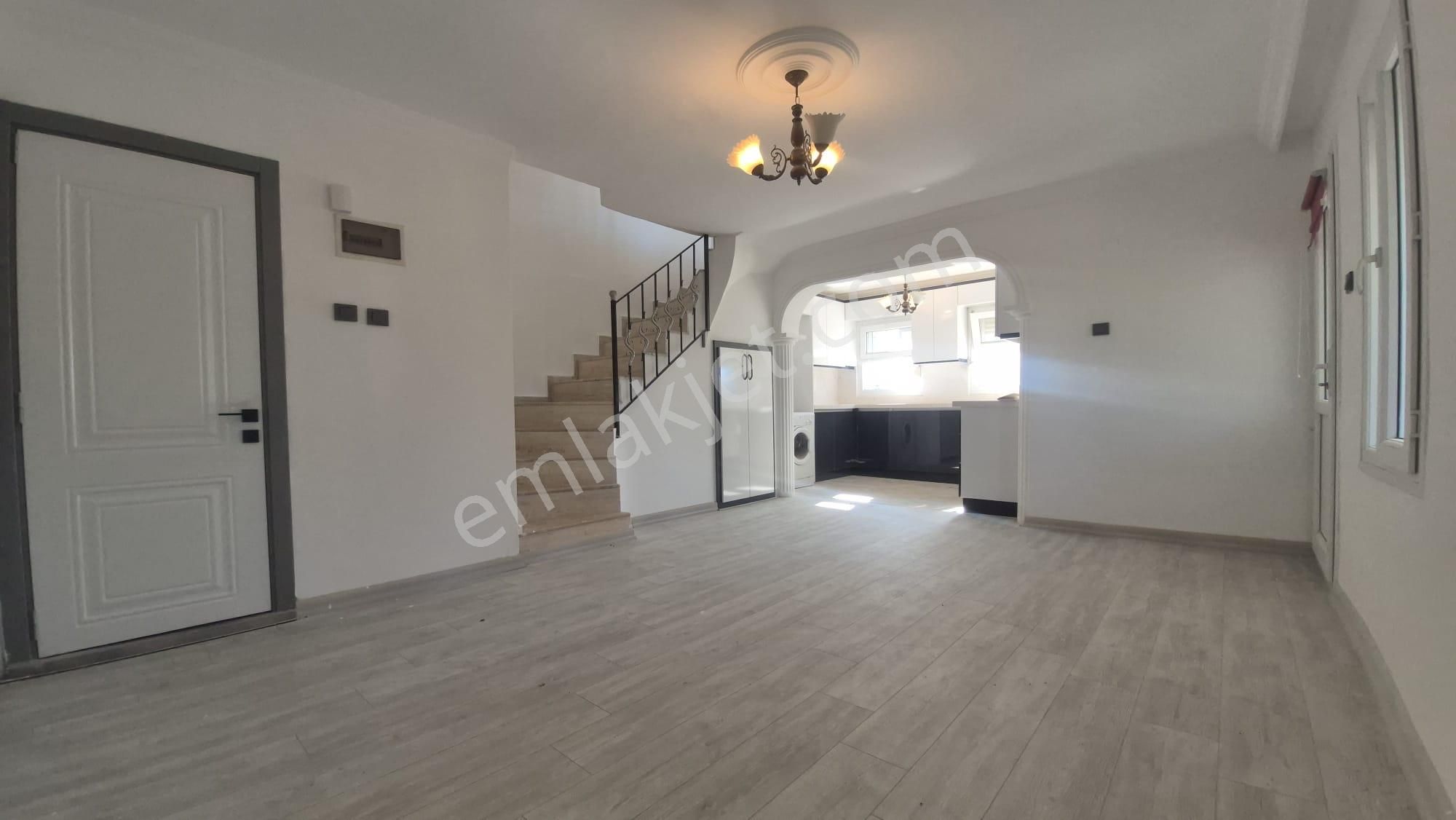 Havuzlu Güvenlikli Sitede 4+1 Müstakil Villa - Görsel 13