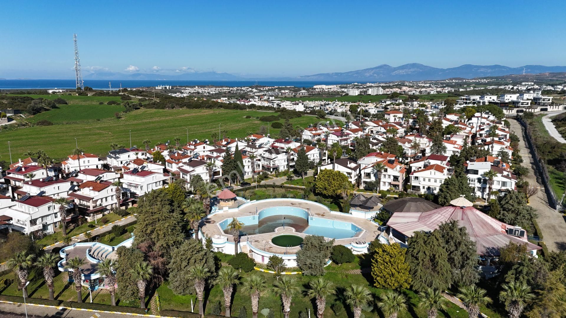 Havuzlu Güvenlikli Sitede 4+1 Müstakil Villa - Görsel 33