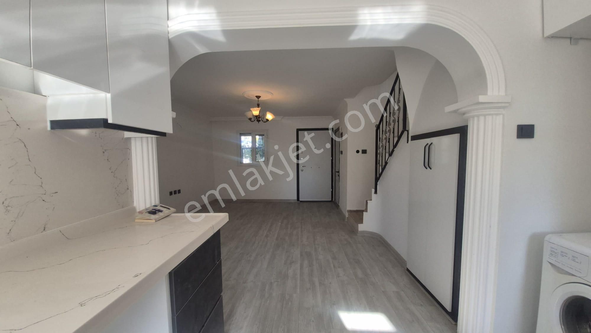 Havuzlu Güvenlikli Sitede 4+1 Müstakil Villa - Görsel 10