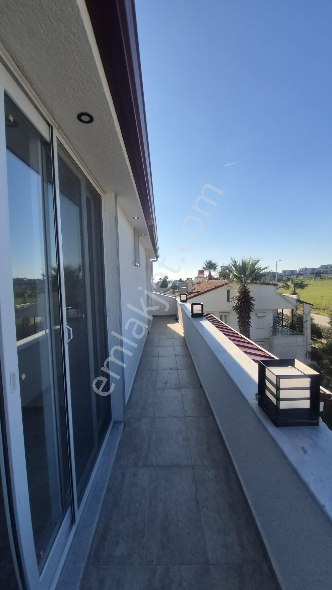 Havuzlu Güvenlikli Sitede 4+1 Müstakil Villa - Görsel 27