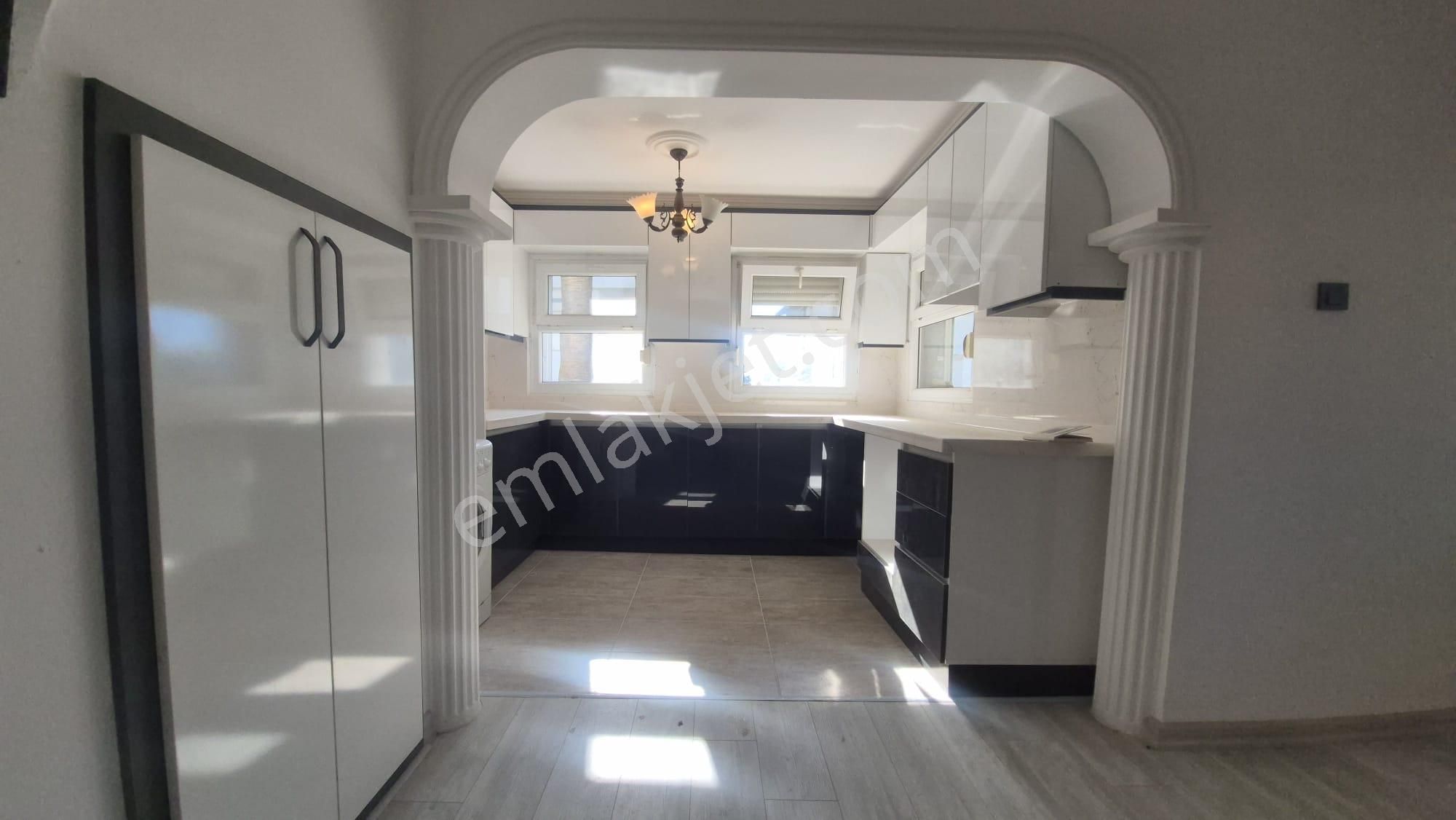 Havuzlu Güvenlikli Sitede 4+1 Müstakil Villa - Görsel 12