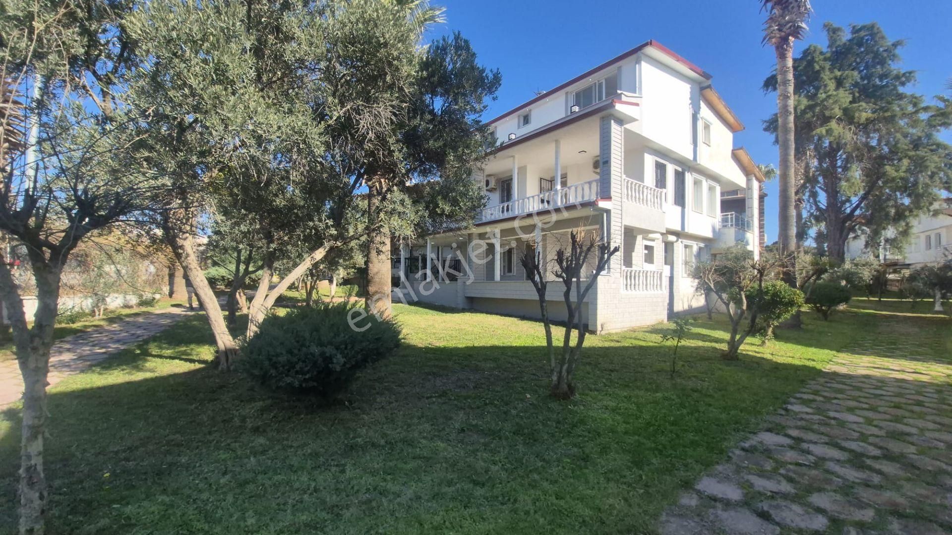 Havuzlu Güvenlikli Sitede 4+1 Müstakil Villa - Görsel 5