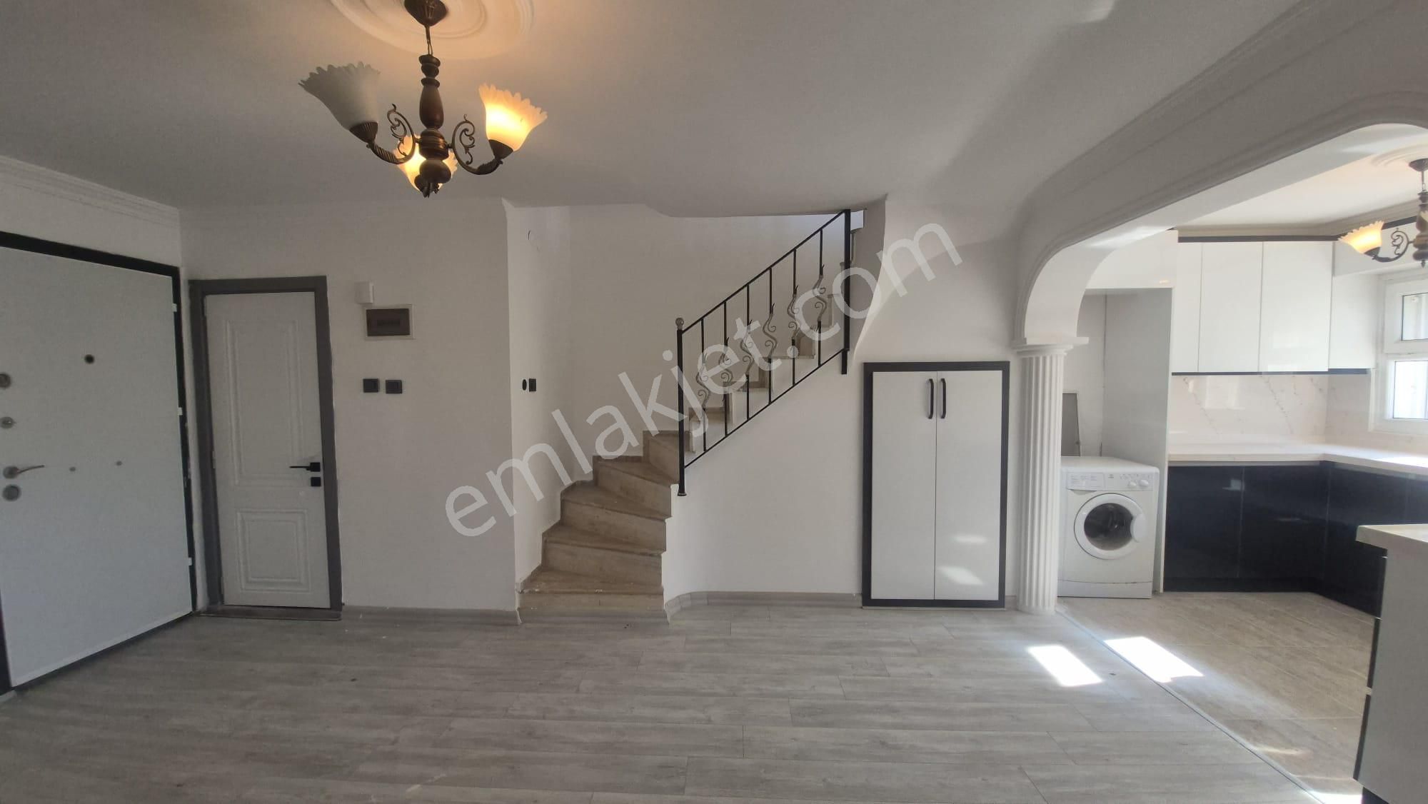 Havuzlu Güvenlikli Sitede 4+1 Müstakil Villa - Görsel 9