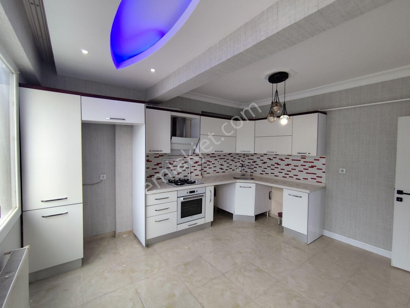 Karaköprü Atakent Diyarbakır Yoluna Yakın Konum 4+1