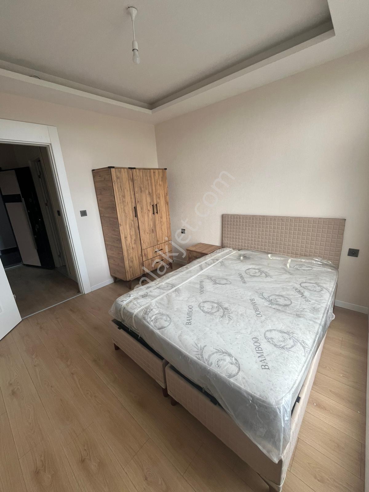 Yeni Bağlıcada Full Eşyalı 1+1 Kiralık Daire - Görsel 16