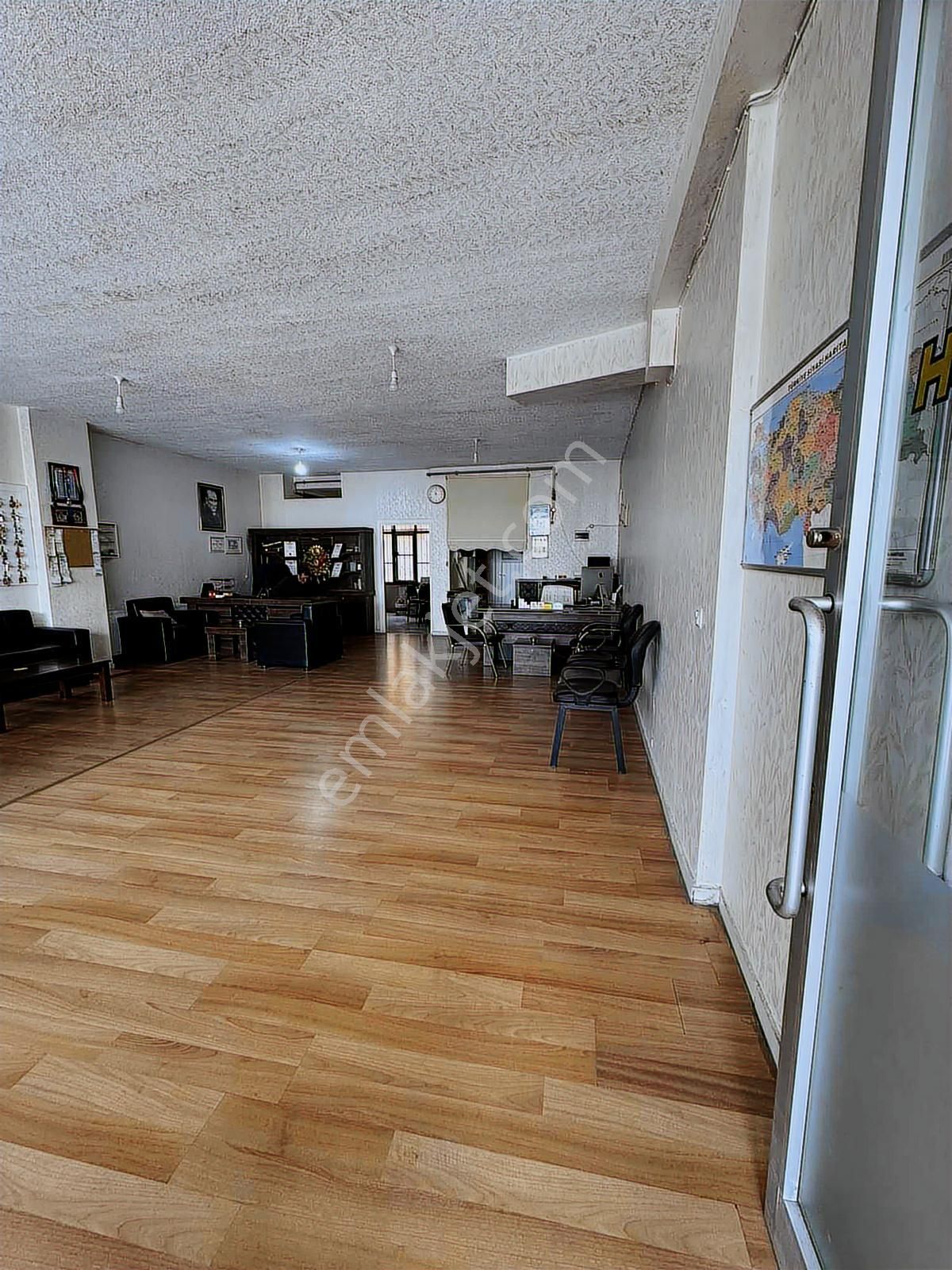 Atalay Caddesi Üzerinde Satılık 180 M2 Ayrıgirişli Depolu Dükkan - Görsel 6