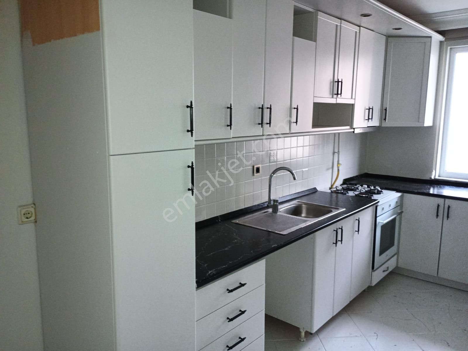 Cevizli Dragos Sahil Mevkii 3+1 Klima+kombi+asansör 7/6 Kat - Görsel 16