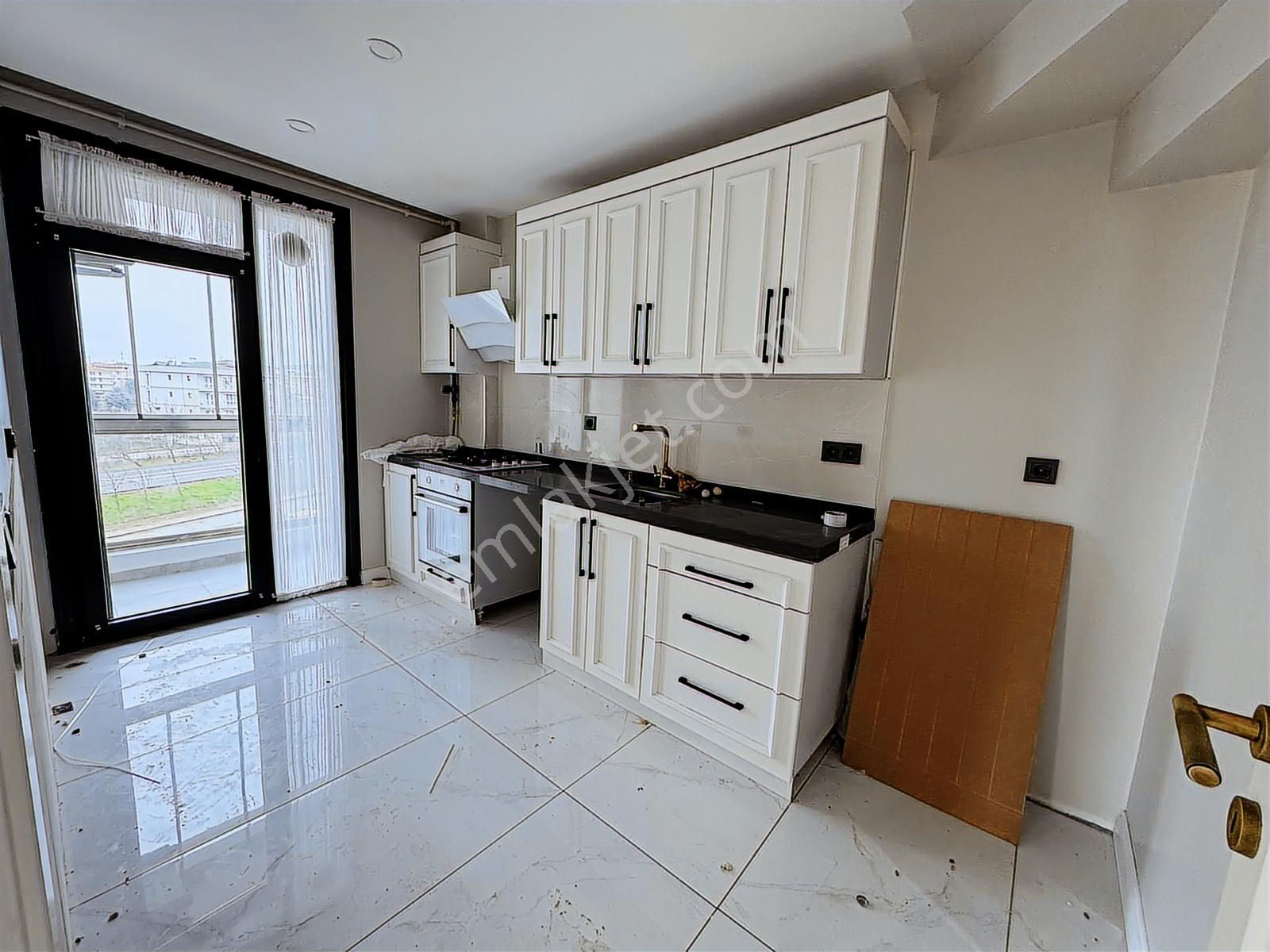 Büyükçekmece De Kiralık 4+2 Daire Deniz Manzaralı Merkezi Konum - Görsel 7