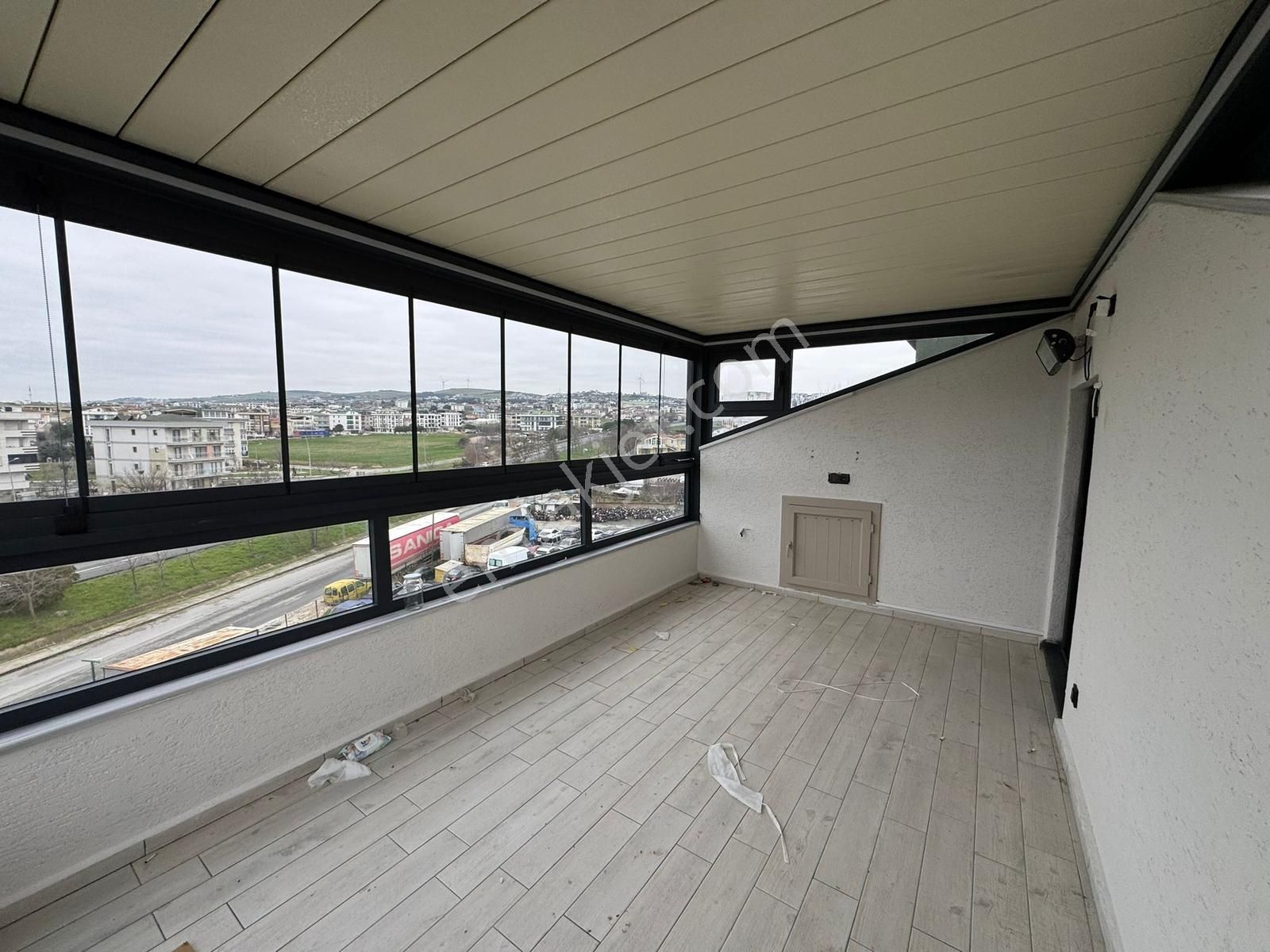 Büyükçekmece De Kiralık 4+2 Daire Deniz Manzaralı Merkezi Konum - Görsel 22