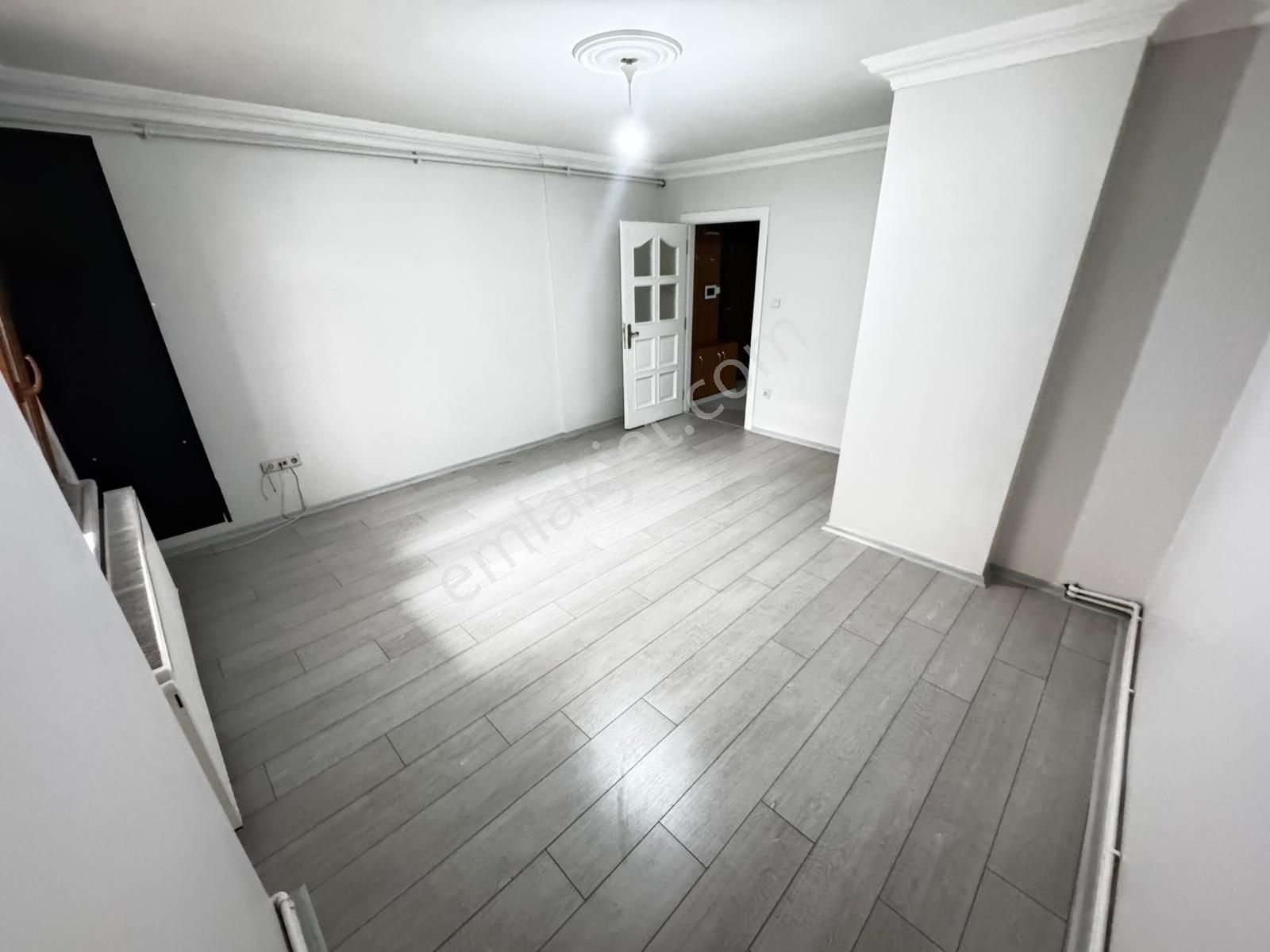 Cumhuriyet Mah. 3+1 Net 100 M² Kullanışlı Ters Dubleks - Görsel 3