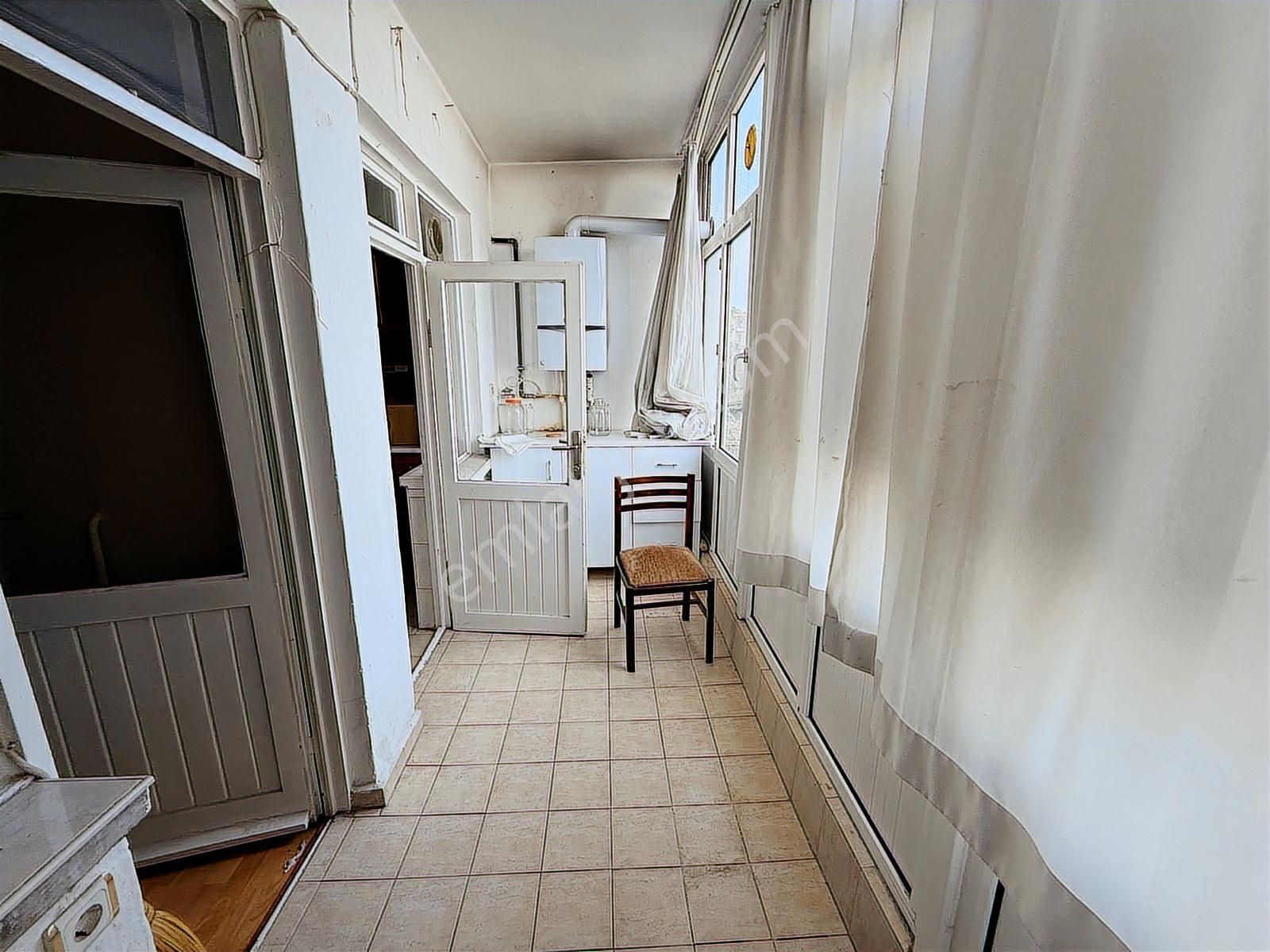 Metro Yakını Orta Kat 3+1 Geniş Kiralık Daire - Görsel 9