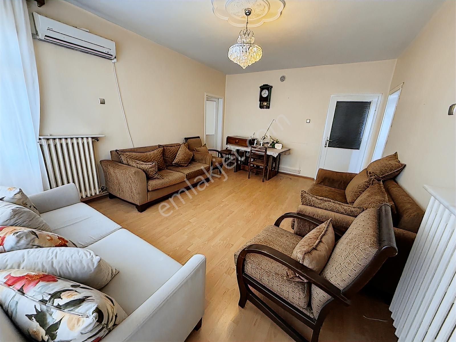 Metro Yakını Orta Kat 3+1 Geniş Kiralık Daire - Görsel 2