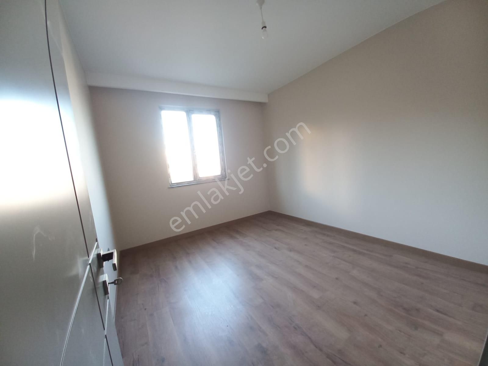 Remax Anı 'dan Hasbahçe Evleri 'nde Satılık 3,5+1 Ara Kat Daire - Görsel 2