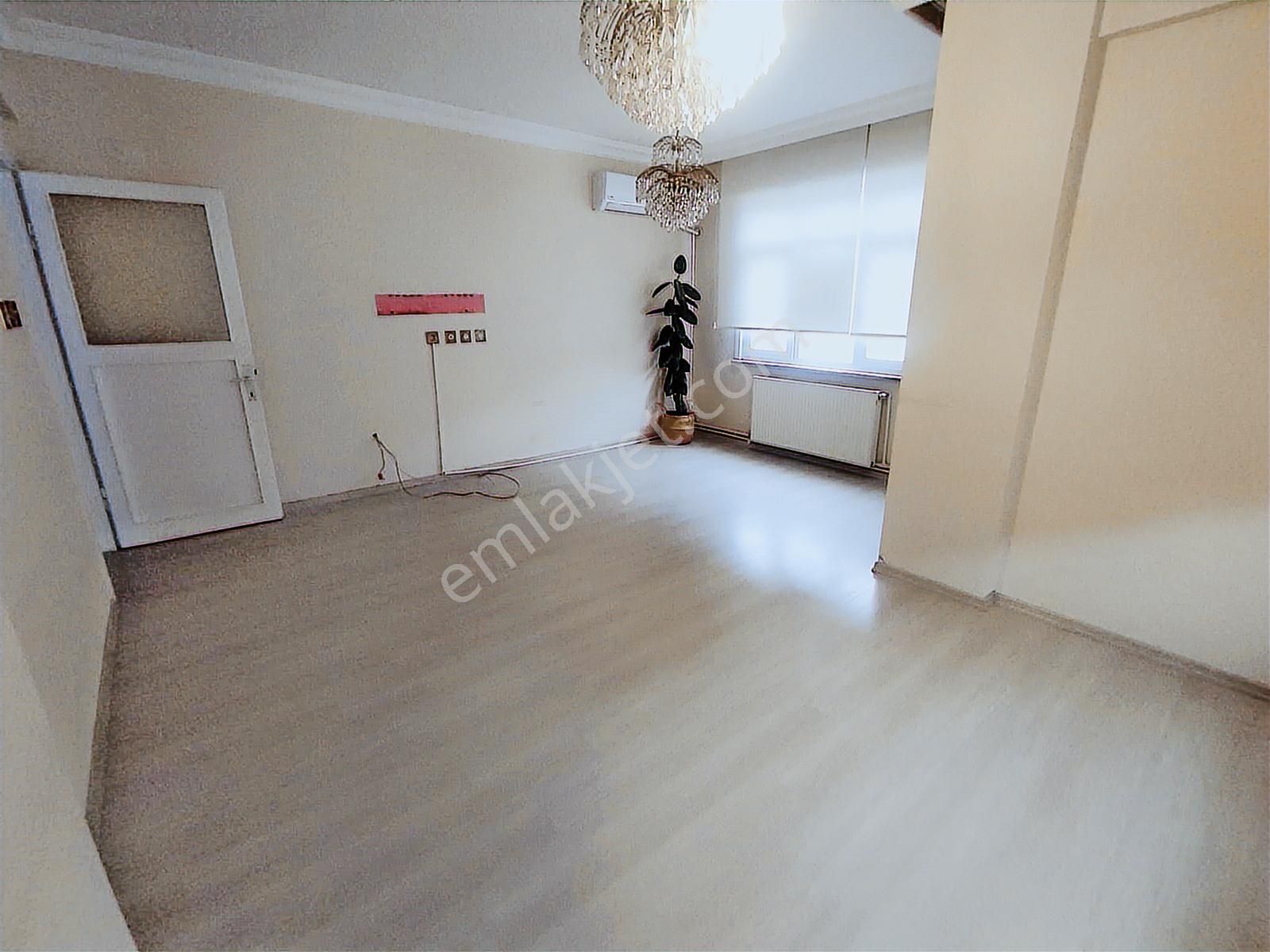 Serdal Sağlam'dan Kayışdağın'da Merkezi Konumda 3+1 Kiralık