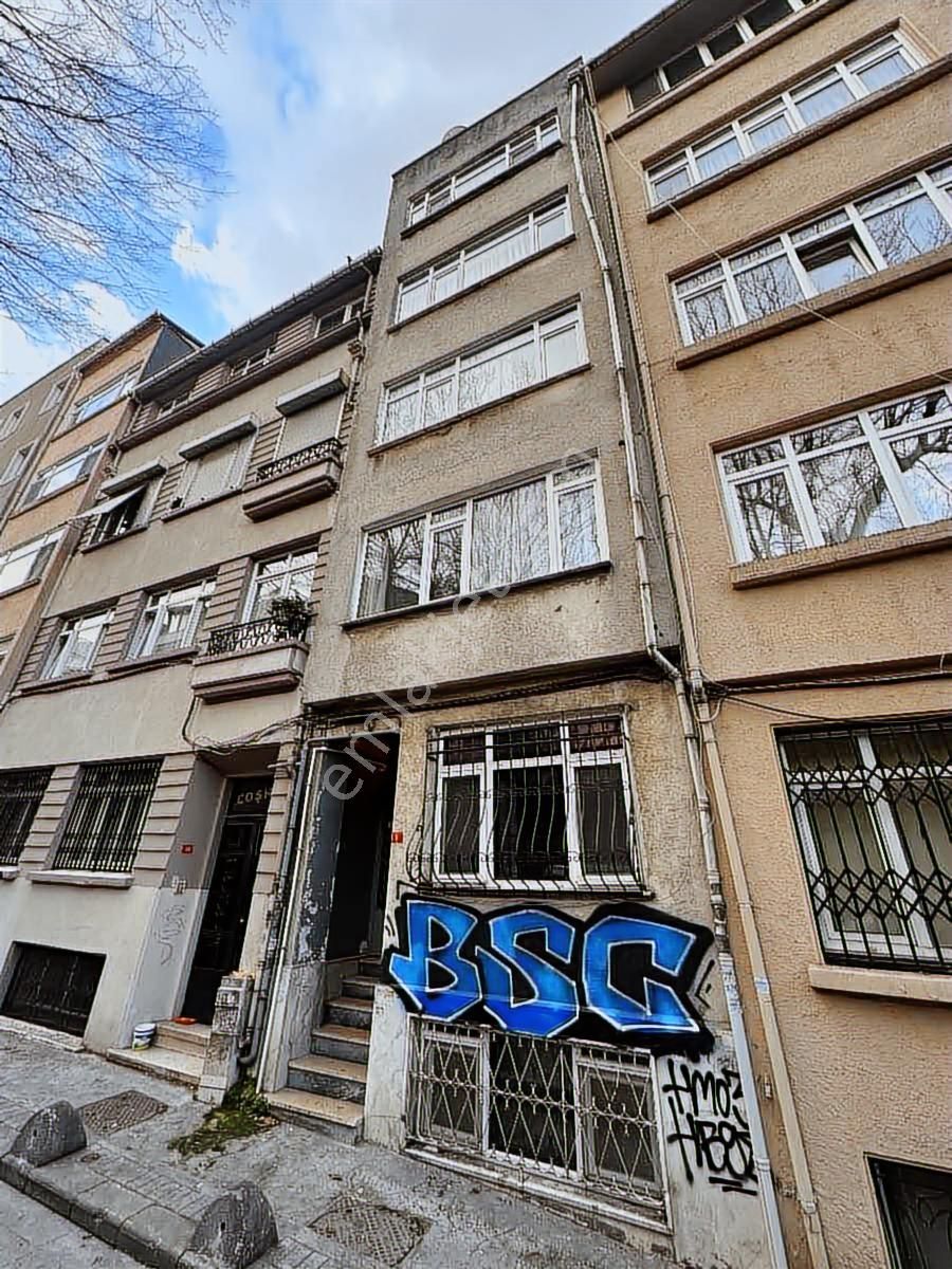 Firuzağa'da 1+1 Satılık Bahçe Kat Daire