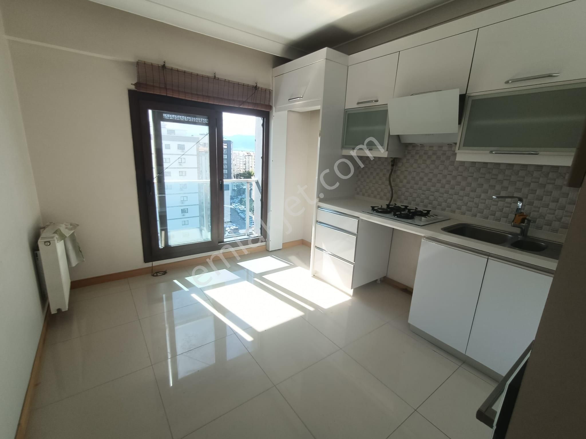 Anadolu Caddesi Yakını Teraslı Dublex Geniş 3+1 Lüks Kiralık Daire