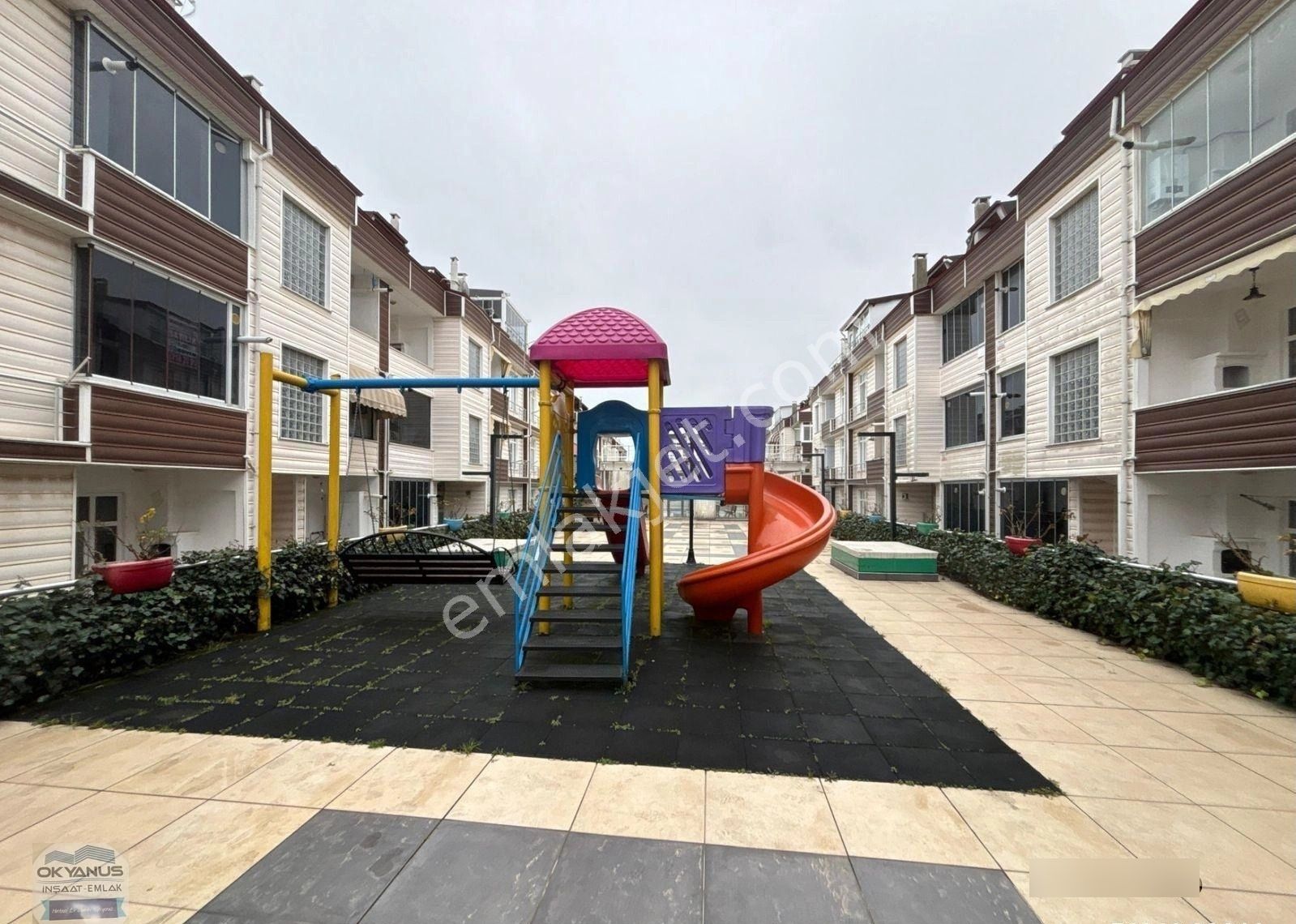 Sakarya Karasu Da Denize Sıfır Sitede Havuz Ve Bahçe Keyfi Yan Yana 1+1 Daire - Görsel 4