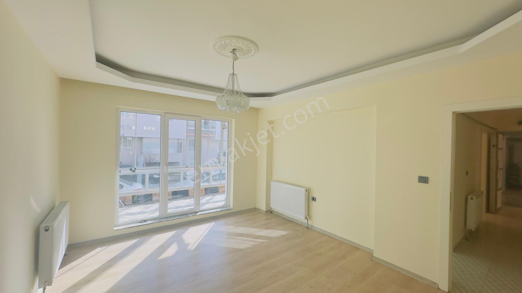 Kc Emlaktan Mükemmel Lokasyonda Kat Konumunda 3+1 120m2 Daire - Görsel 24